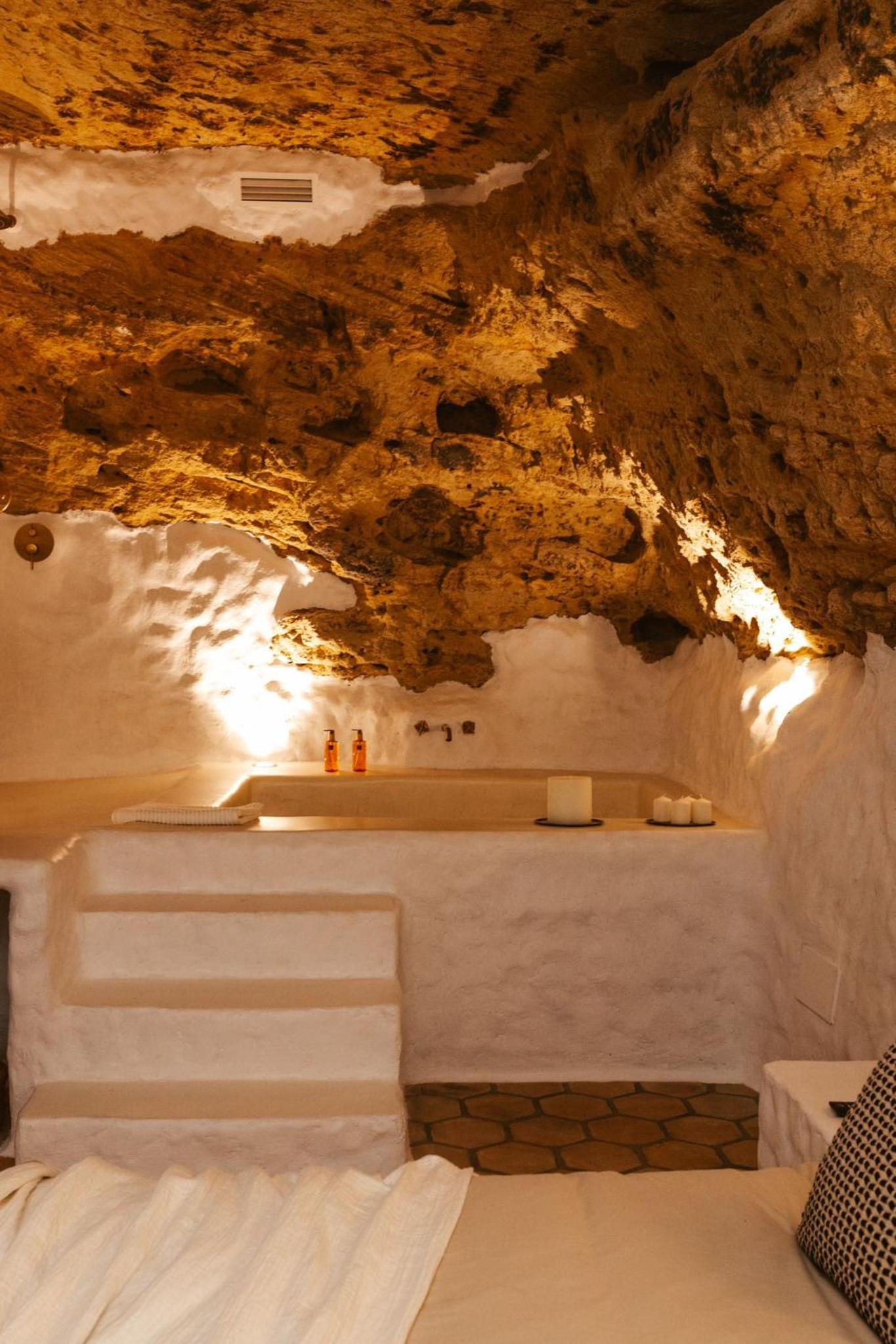 Laan Arcos, casa cueva