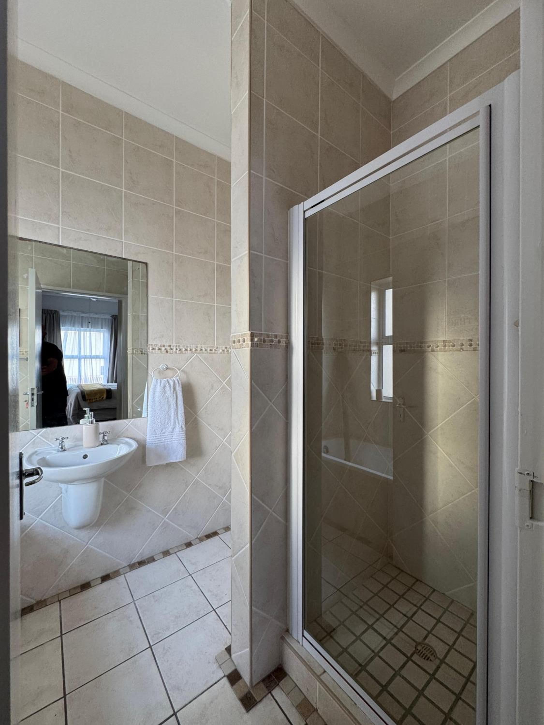 Unwind at Coral Bright 2BR Beach Apartment