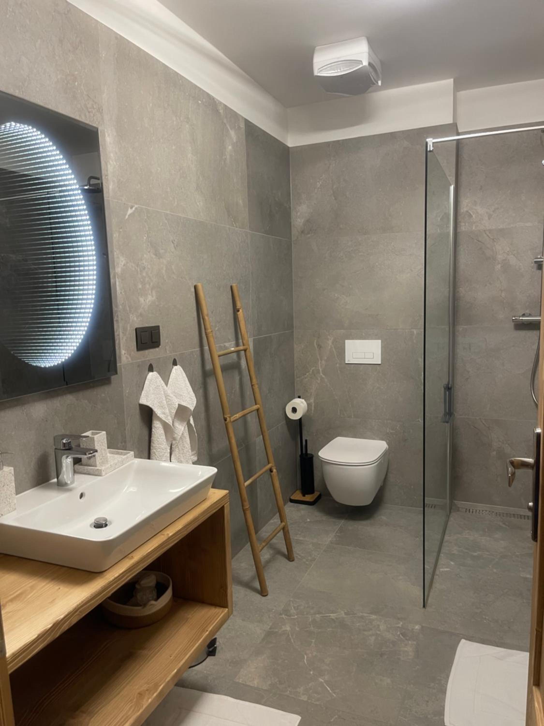 LUXY Apartment