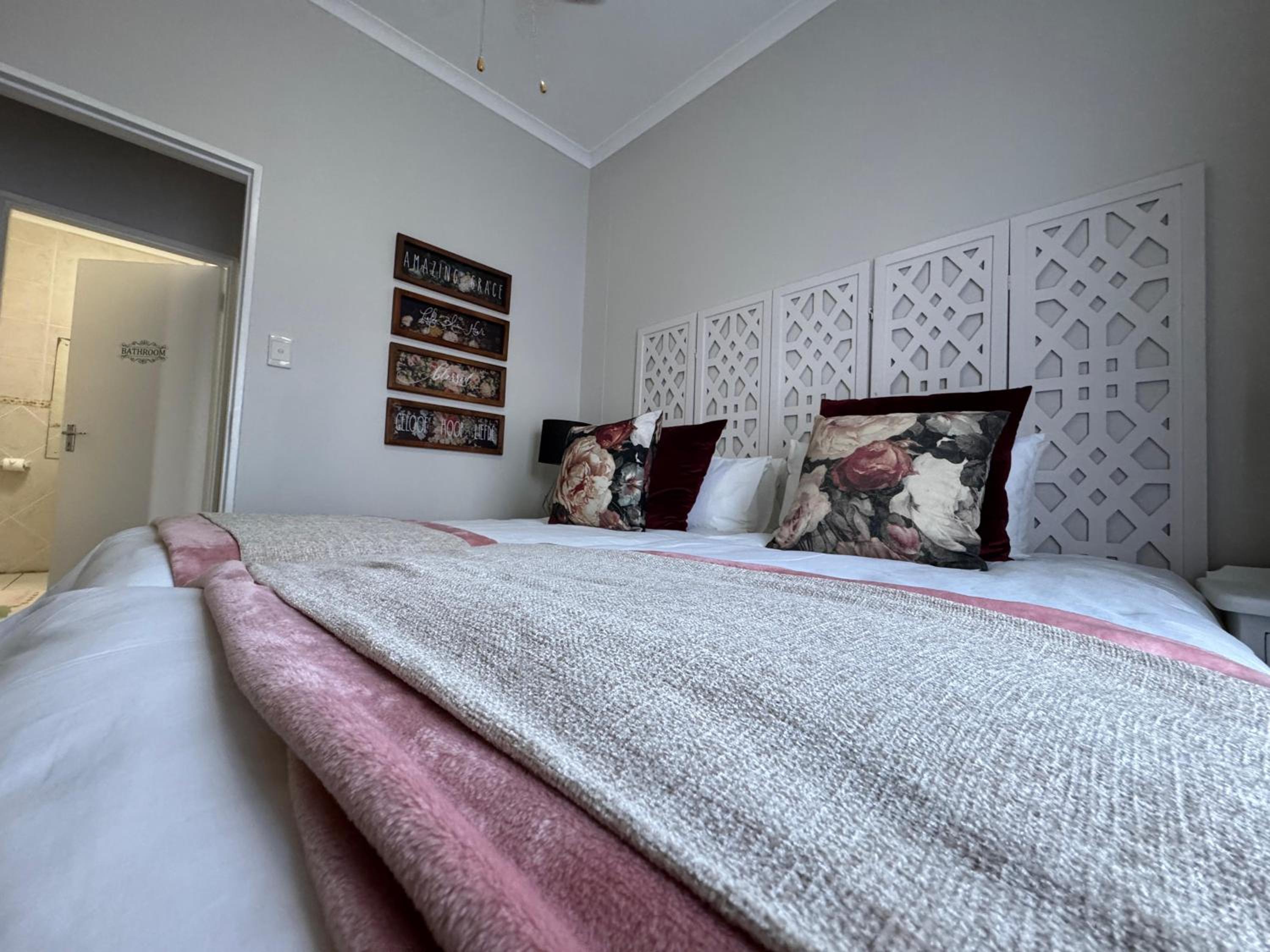 Unwind at Coral Bright 2BR Beach Apartment