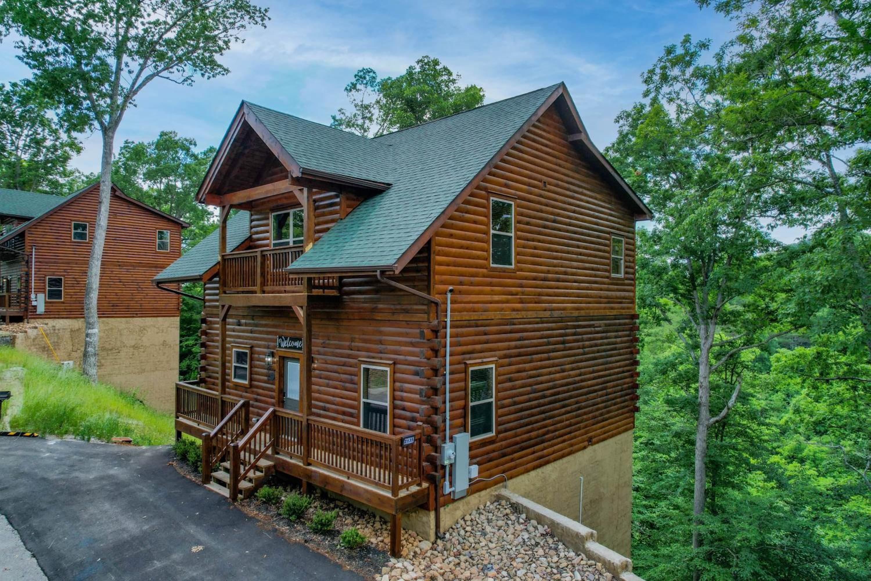 Classic Log Cabin Hot Tub, Pool, Games & Dogs OK view 2