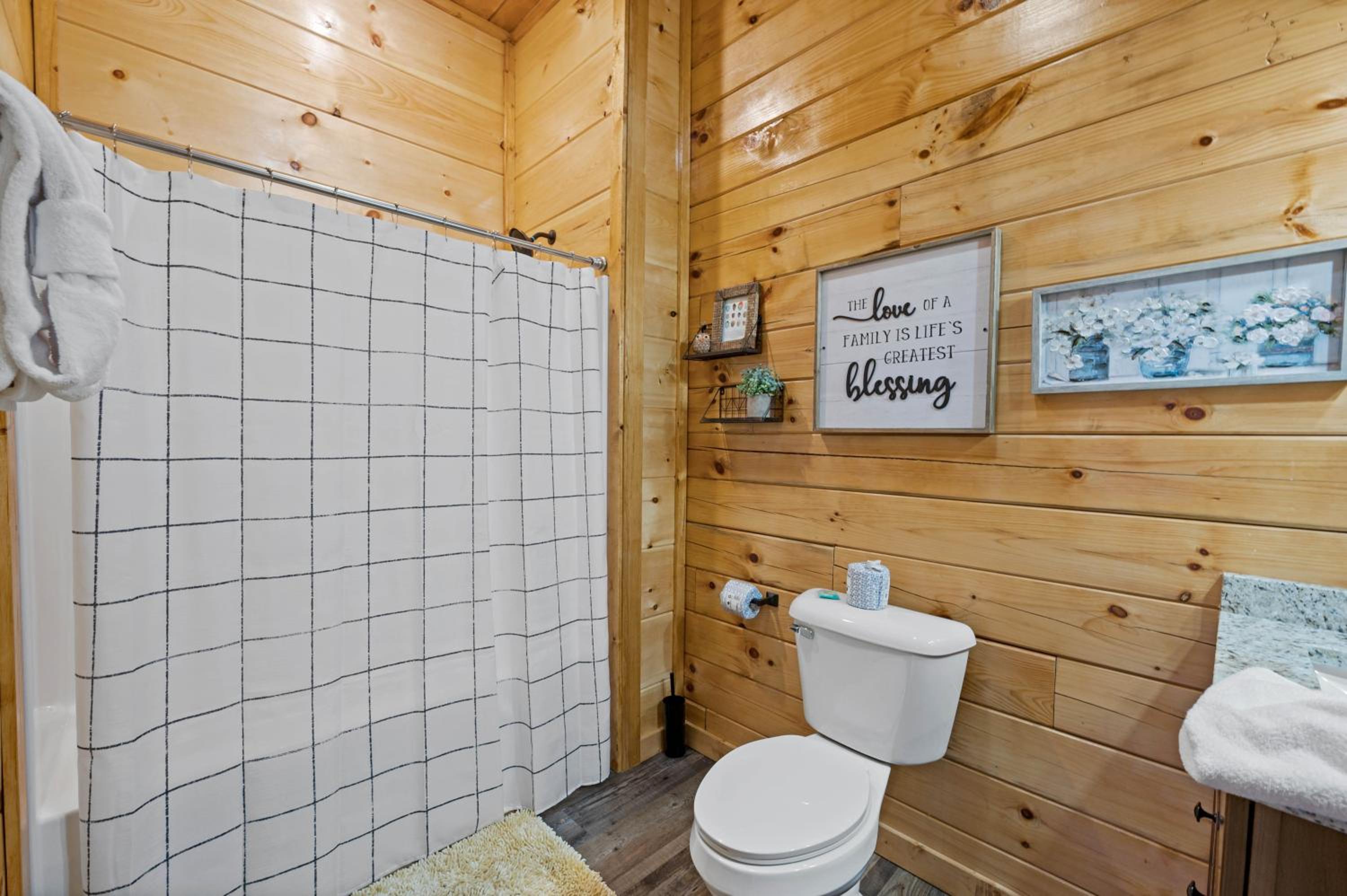 Classic Log Cabin Hot Tub, Pool, Games & Dogs OK view 3