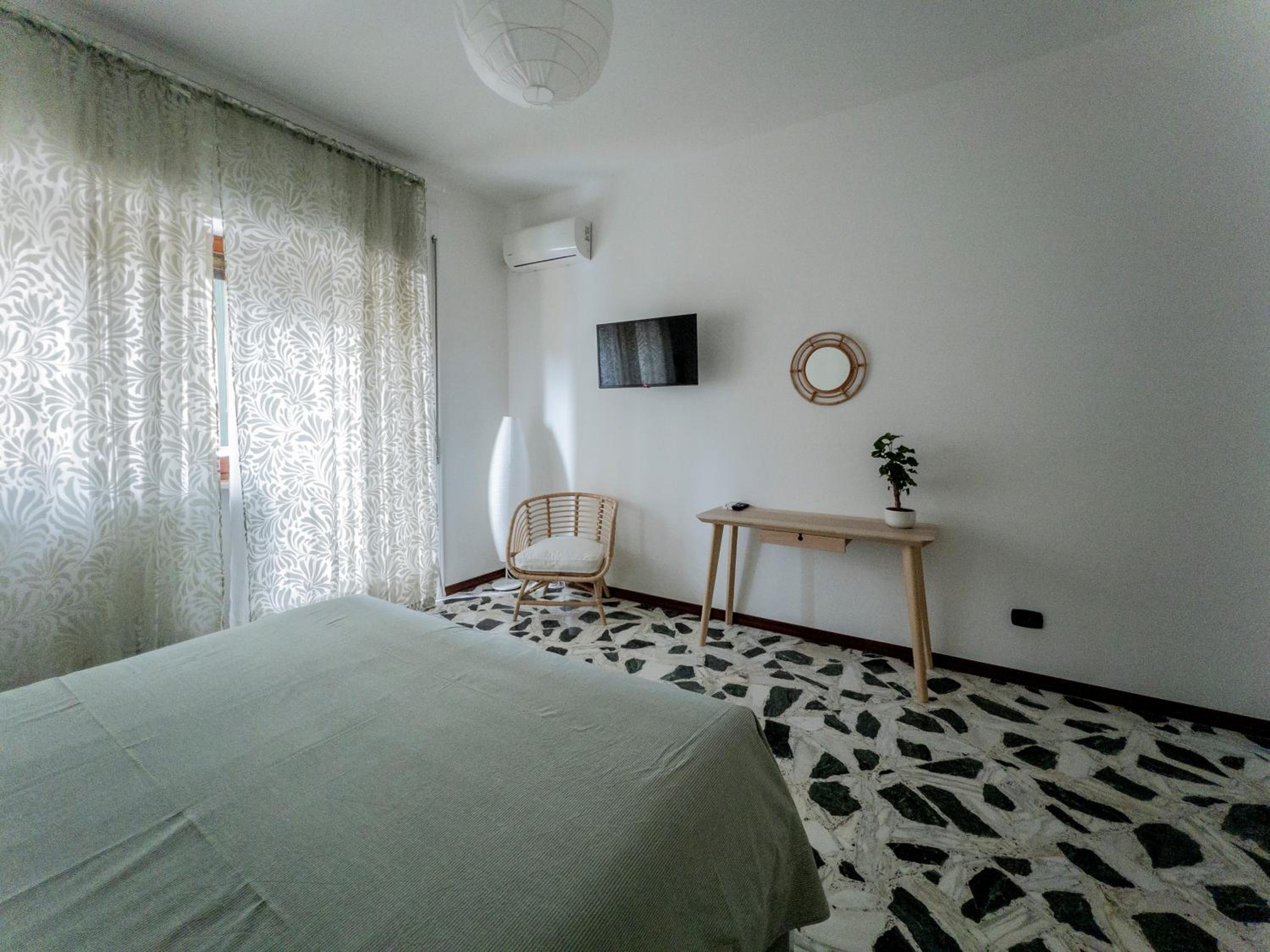 323 Cilea Apartment