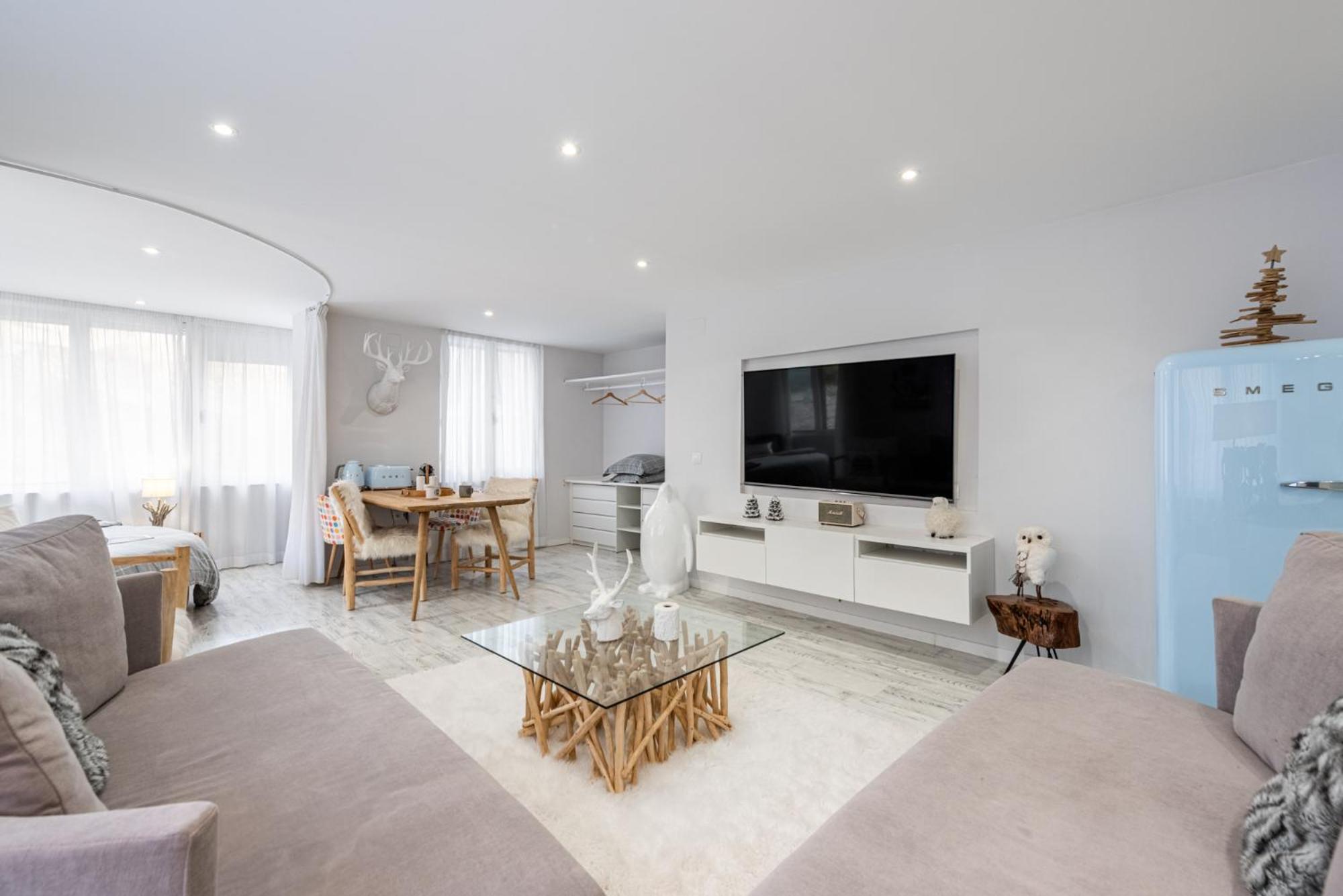NEW Luxury Sierra Nevada Home
