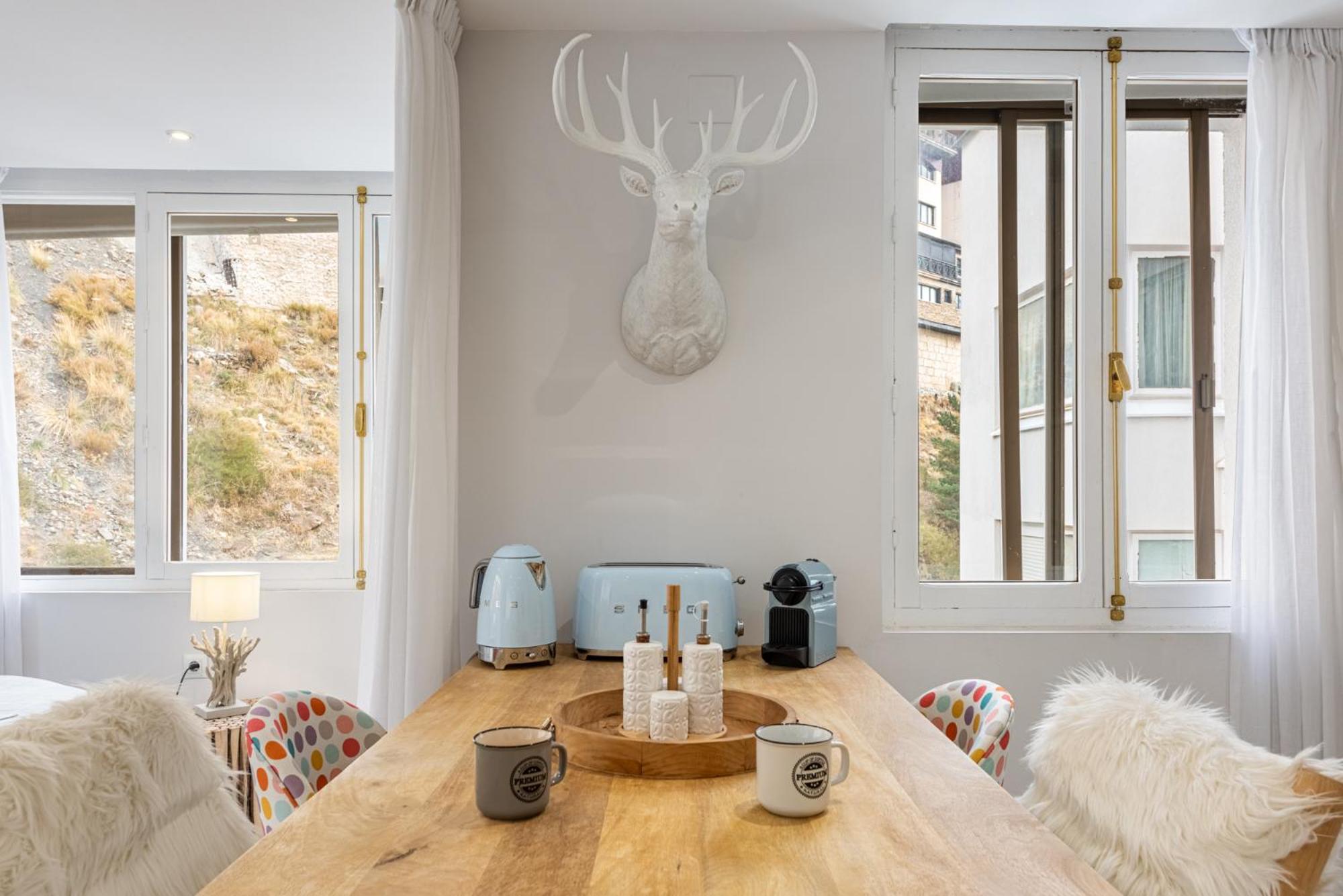 NEW Luxury Sierra Nevada Home