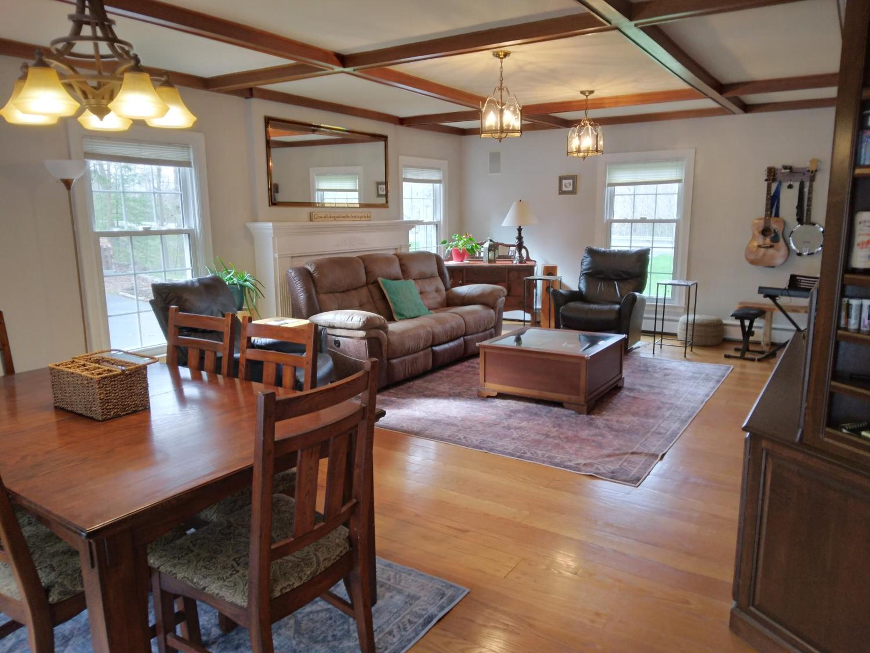 Large private retreat near Summit Lake view 5