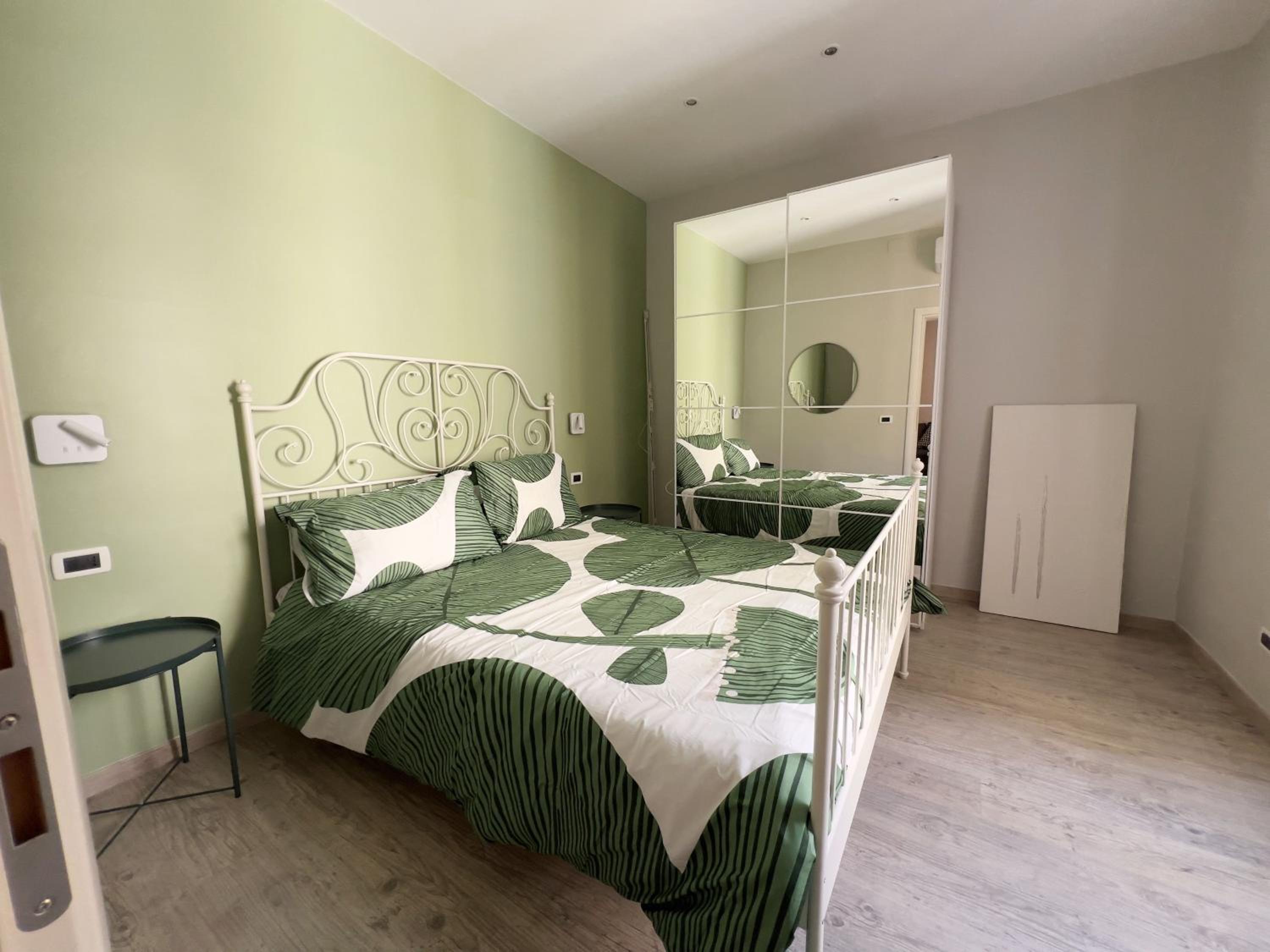 Vatican Green R-Home