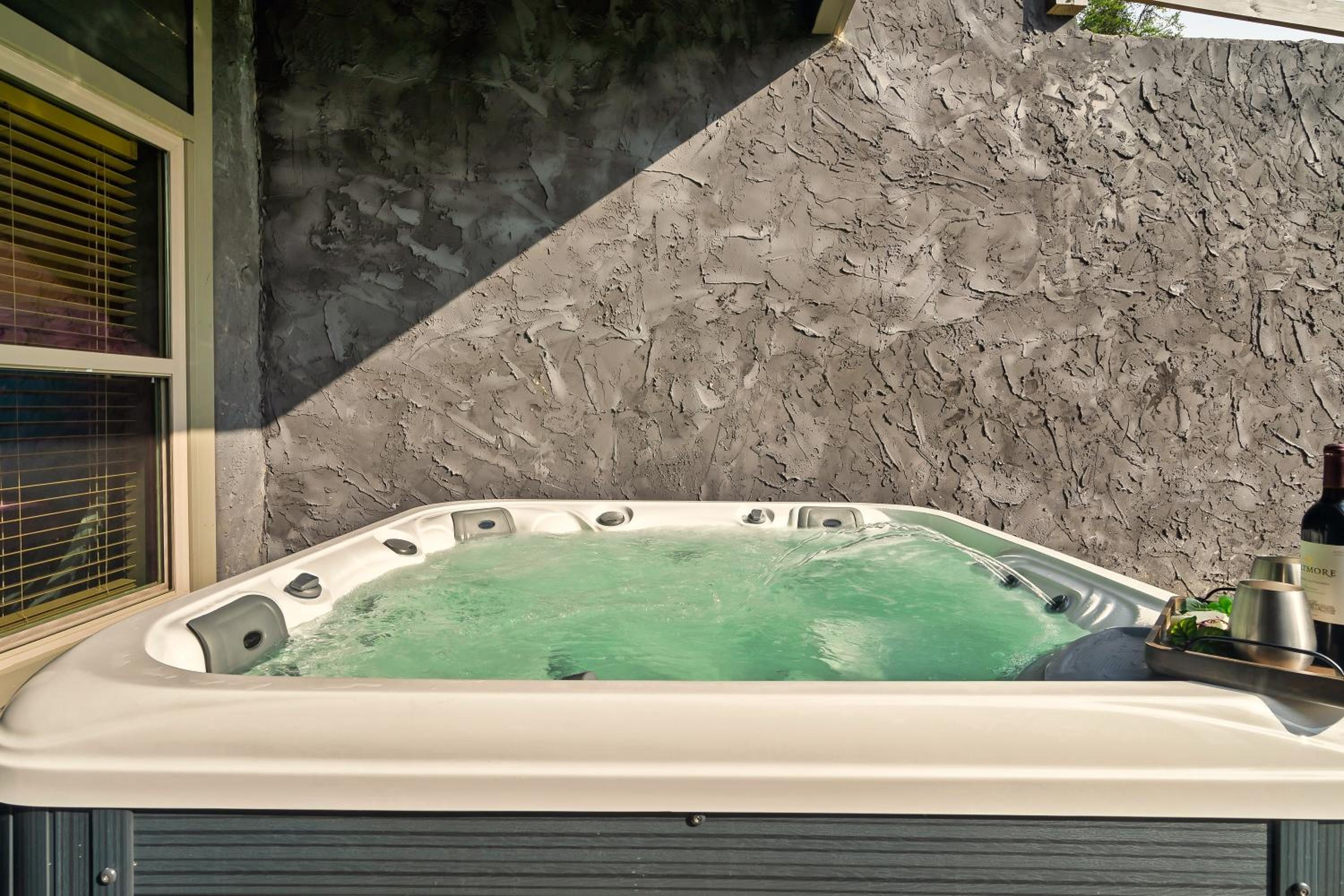 Cabin Goals! Best Location Pool & Hot Tub Dogs view 4