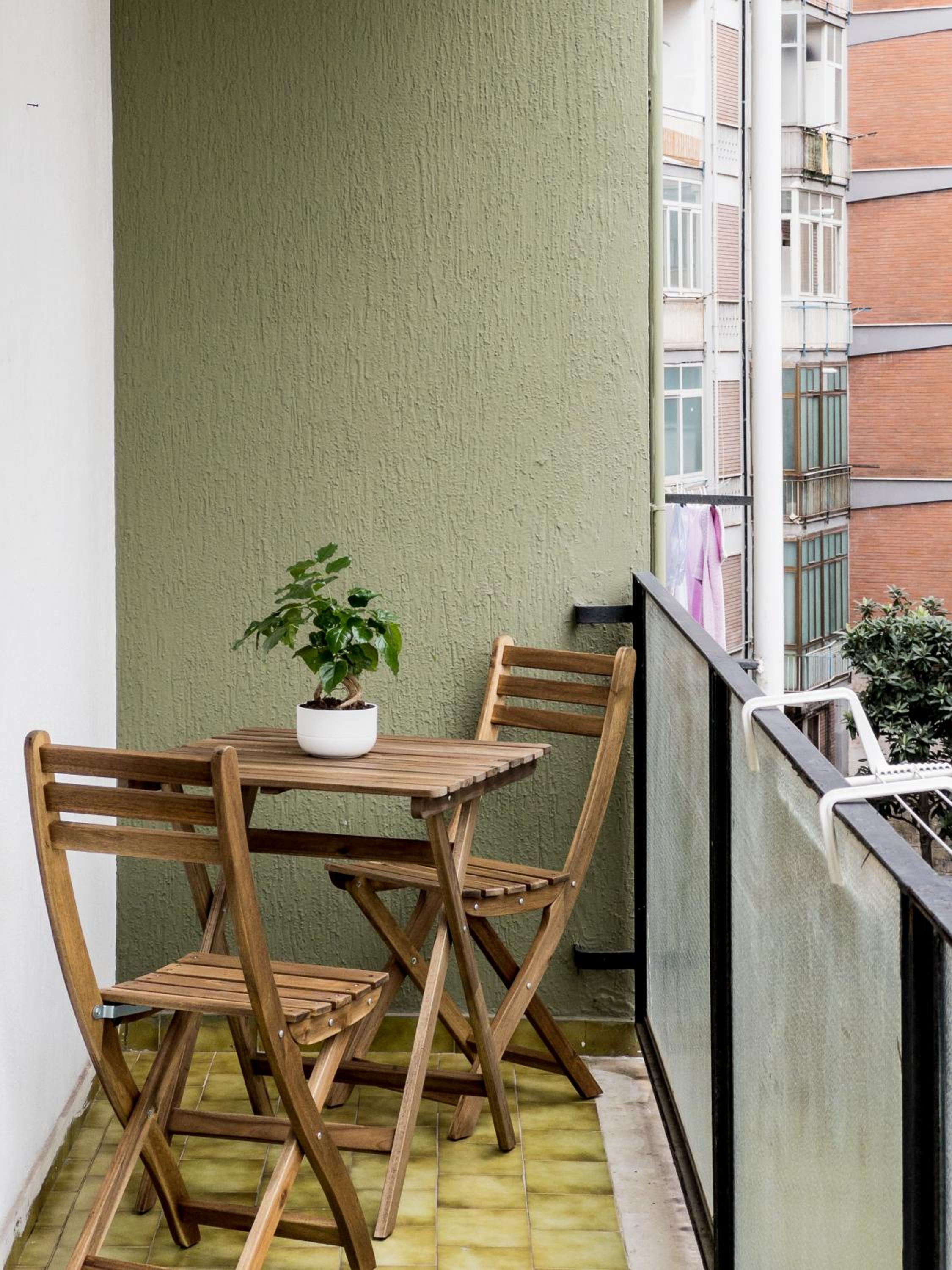 323 Cilea Apartment