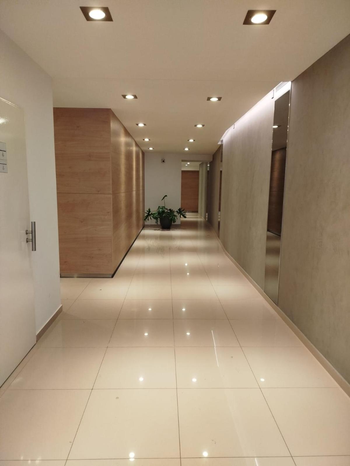 Espectacular Departamento en Pleno Centro con Cochera