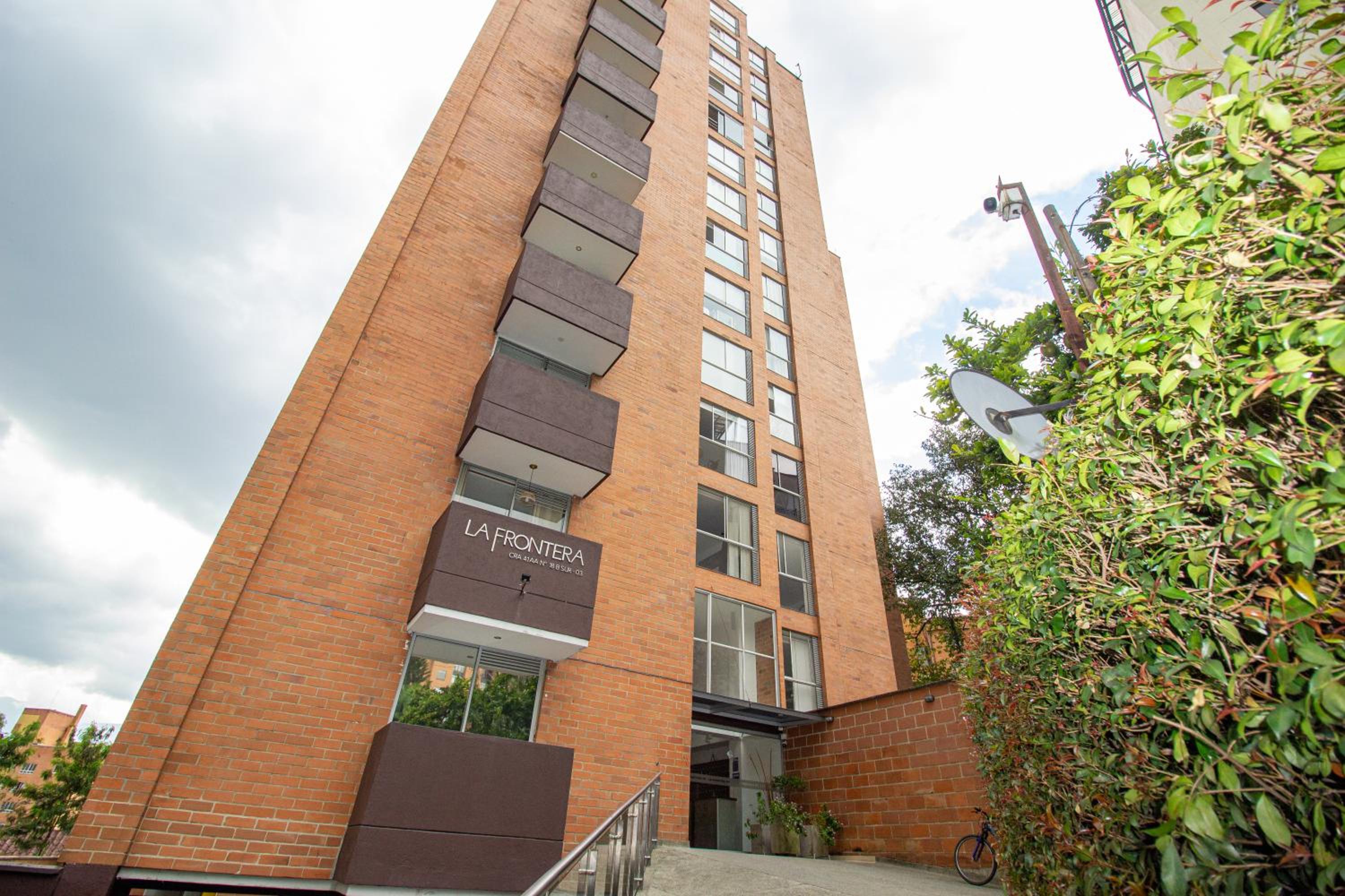 Apartaestudio amplio con Terraza y Parking 102