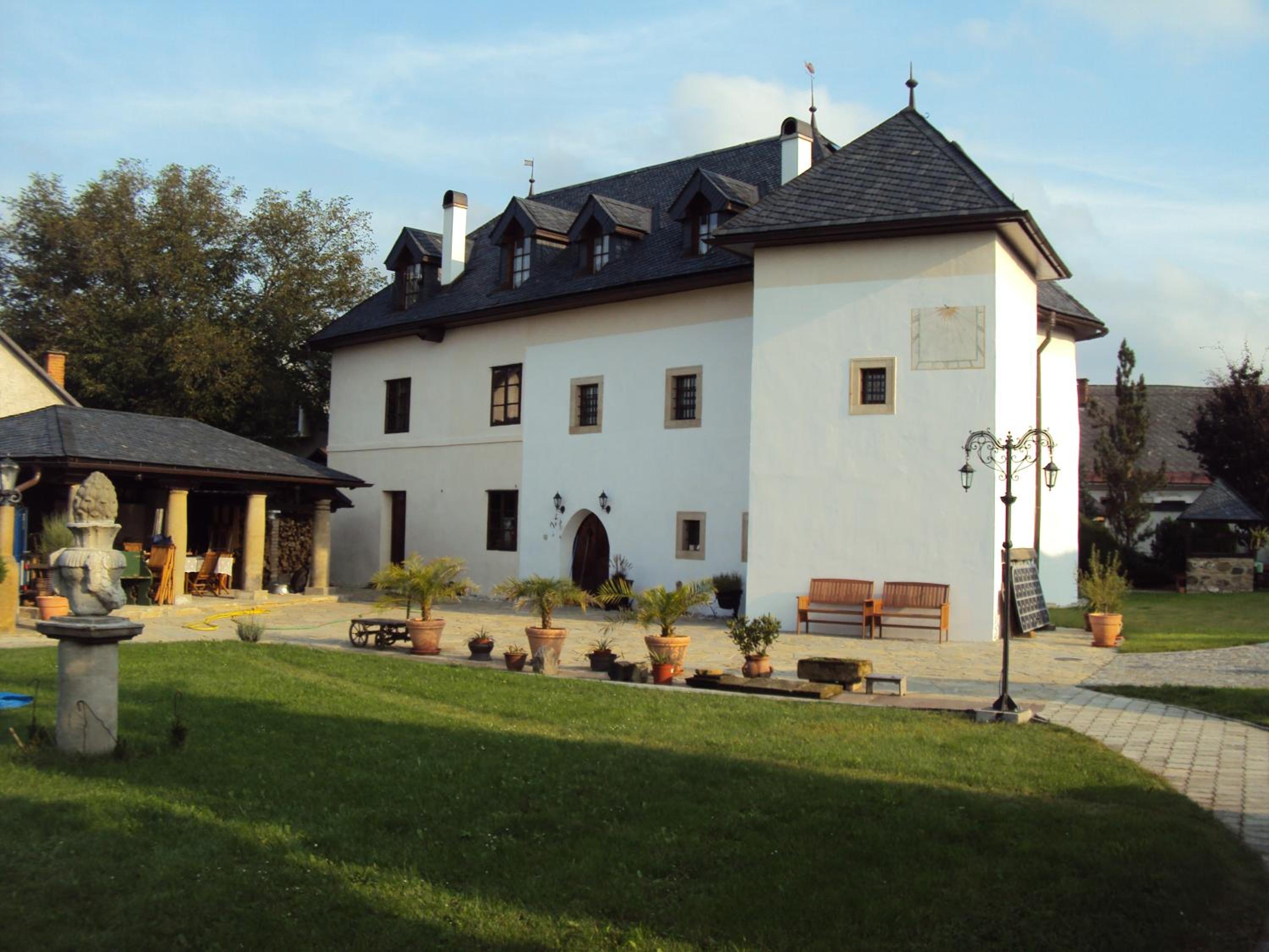 Castle Kaštieľ Kotešová view 3
