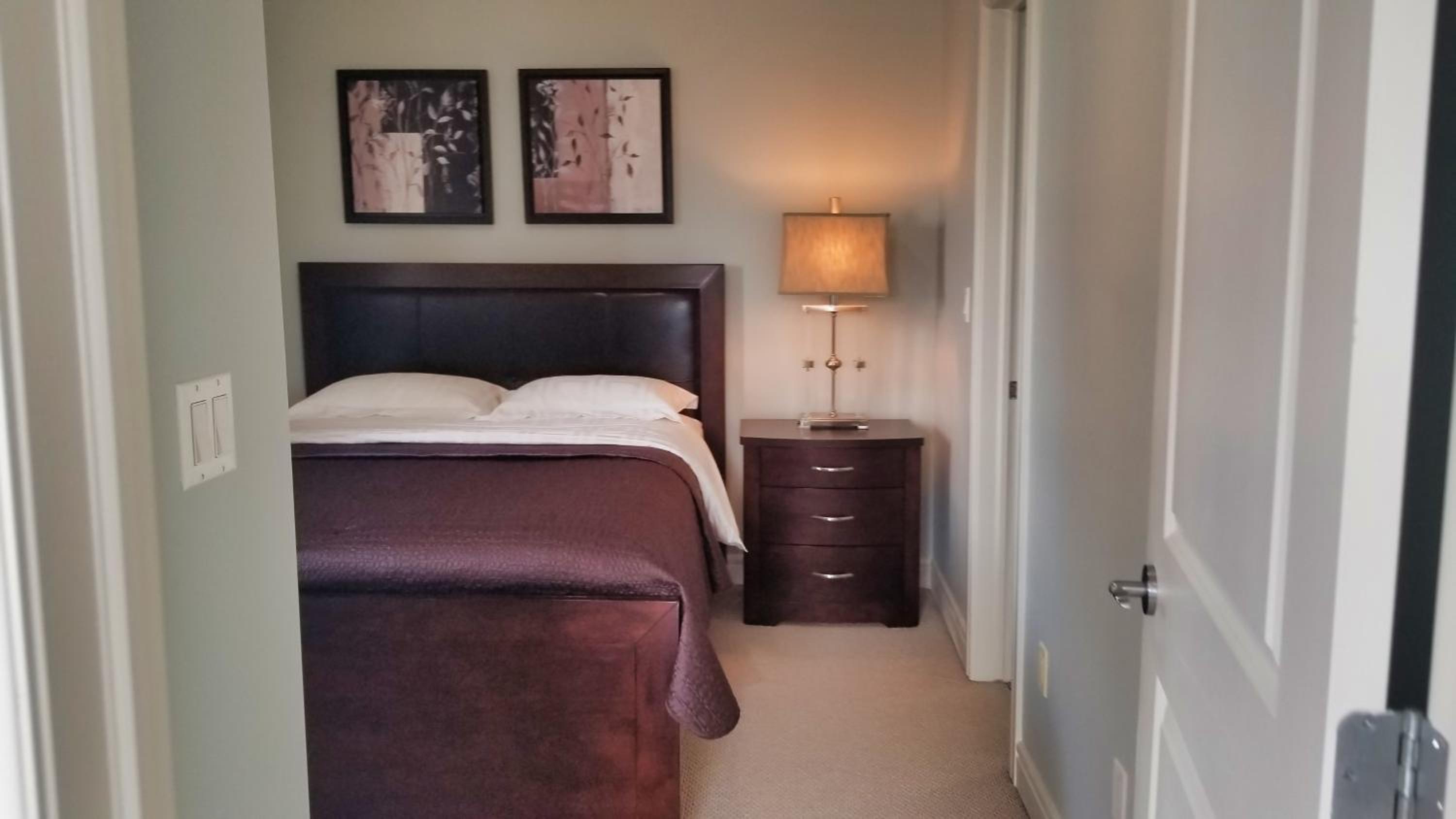 1- Exec Richard street