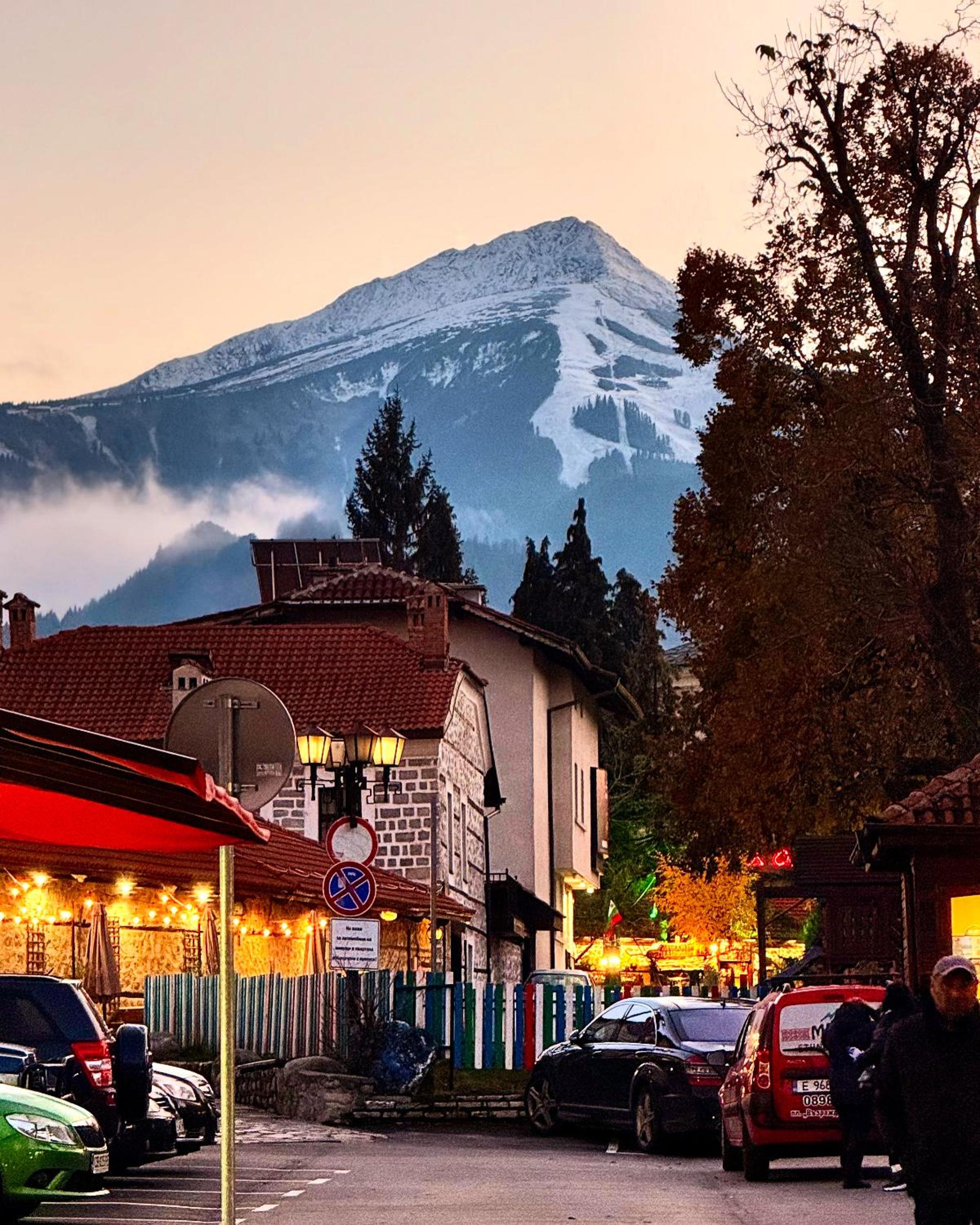 Bansko Vacations - Encanto Bansko Cozy Studio with Balcony and Stunning Mountain Town Views in SPA Resort - Property Image 3