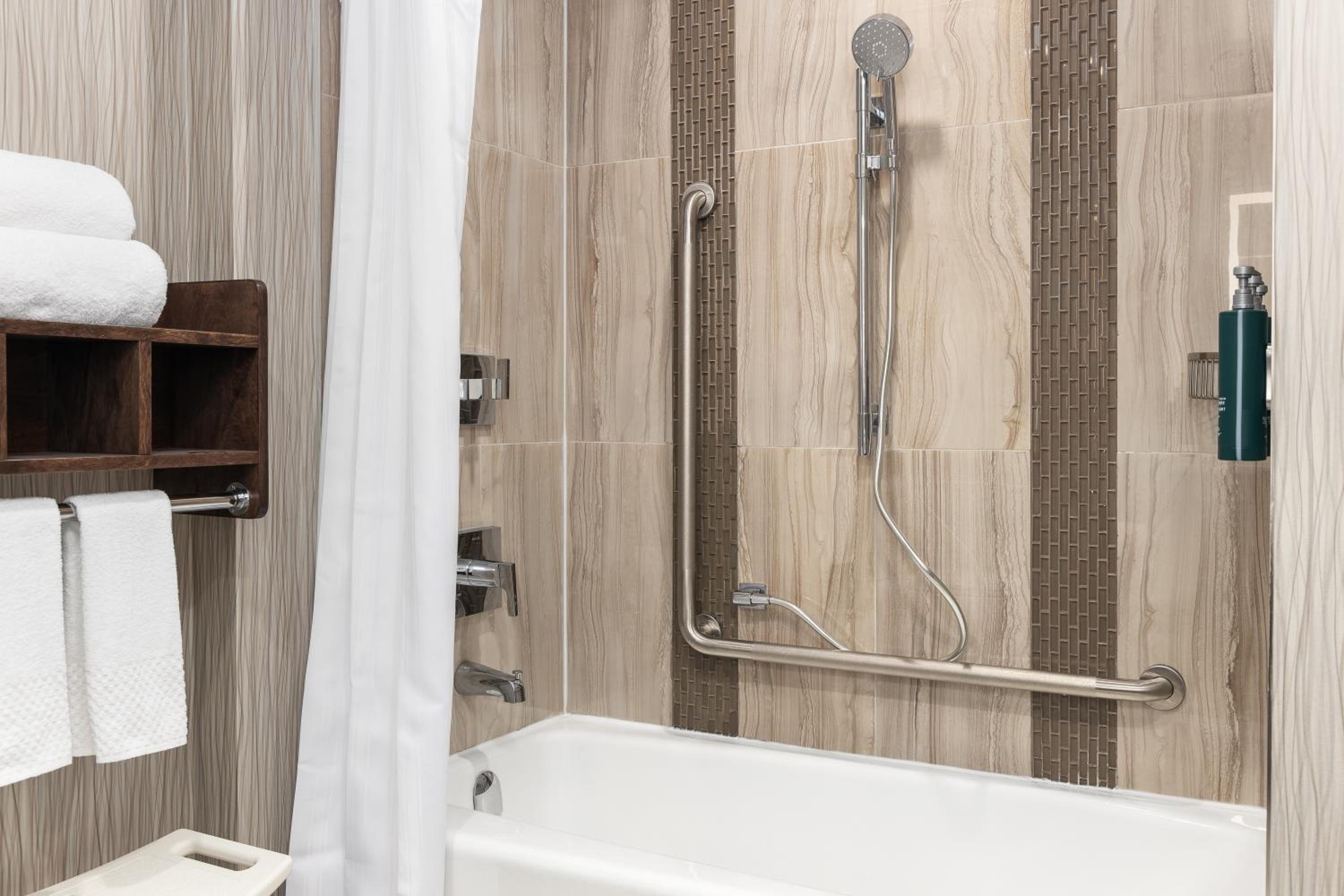 Kitchener Vacations - DoubleTree by Hilton Kitchener - Property Image 3