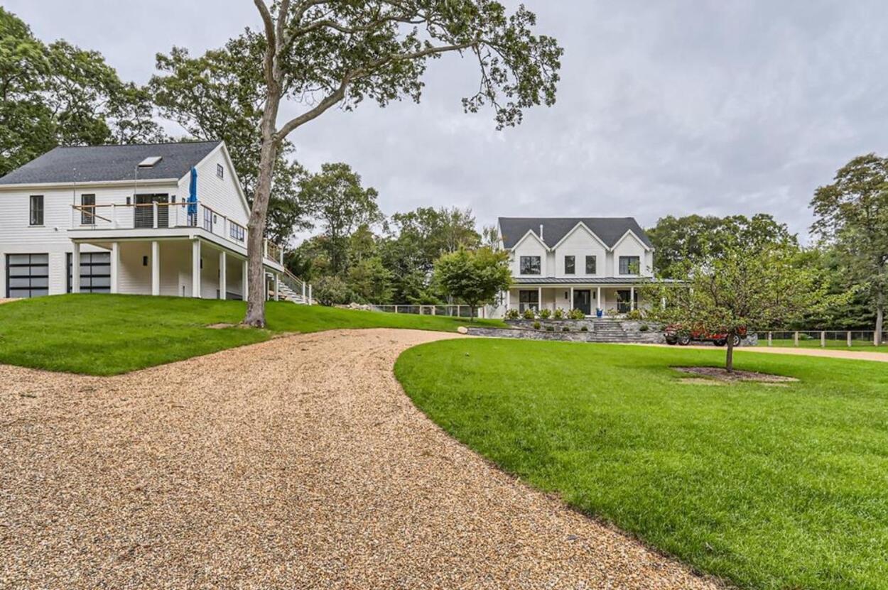 Vineyard Haven Retreat With Pool & Guest House Oasis view 3