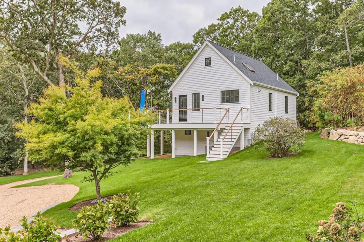 Vineyard Haven Retreat With Pool & Guest House Oasis view 5