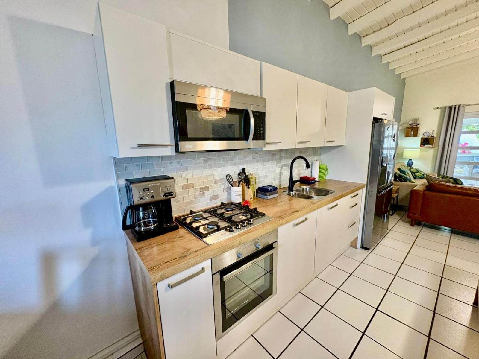 Fantastic Private Tropical Villa in Palm Beach with Breakfast