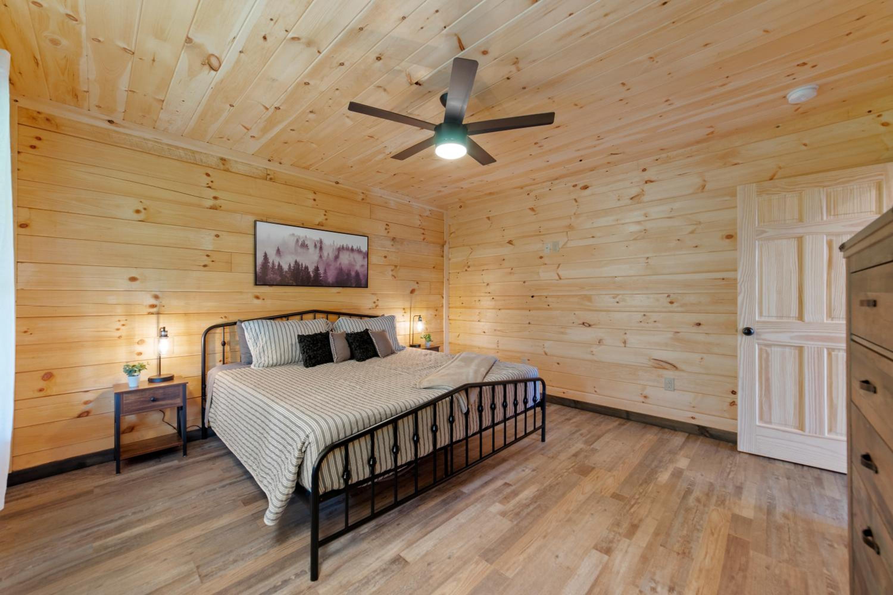 Epic Getaway Cabin w Views, HotTub, Pool & Dogs view 5