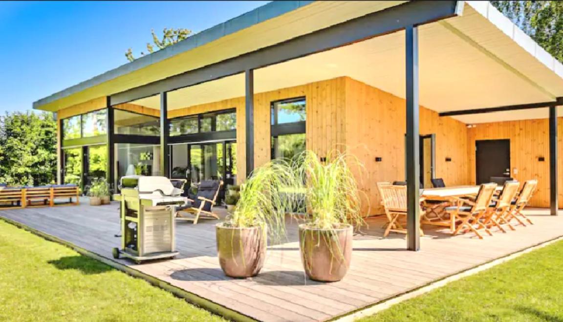 Moderne hus tæt på stranden