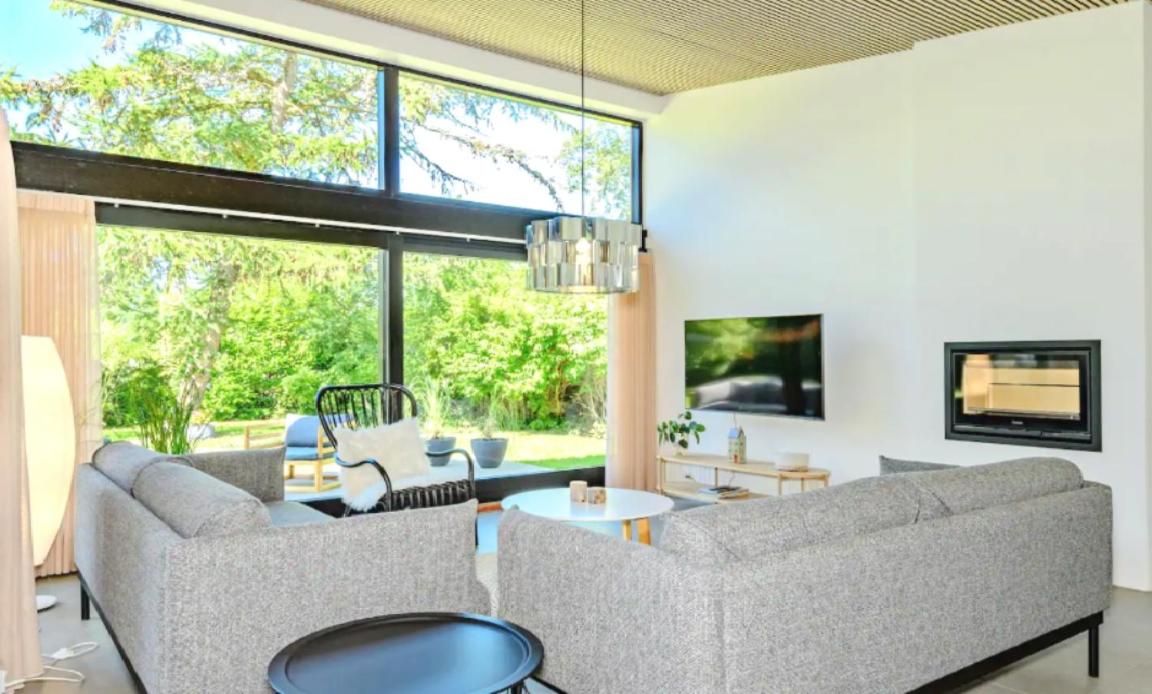 Moderne hus tæt på stranden