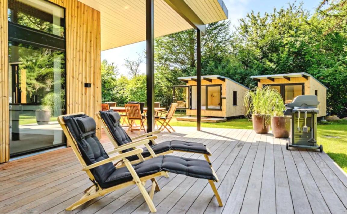Moderne hus tæt på stranden