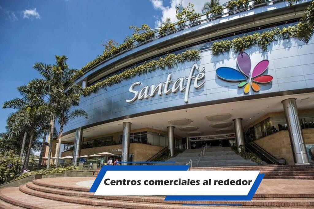 Apartamento con balcón y parqueadero 810