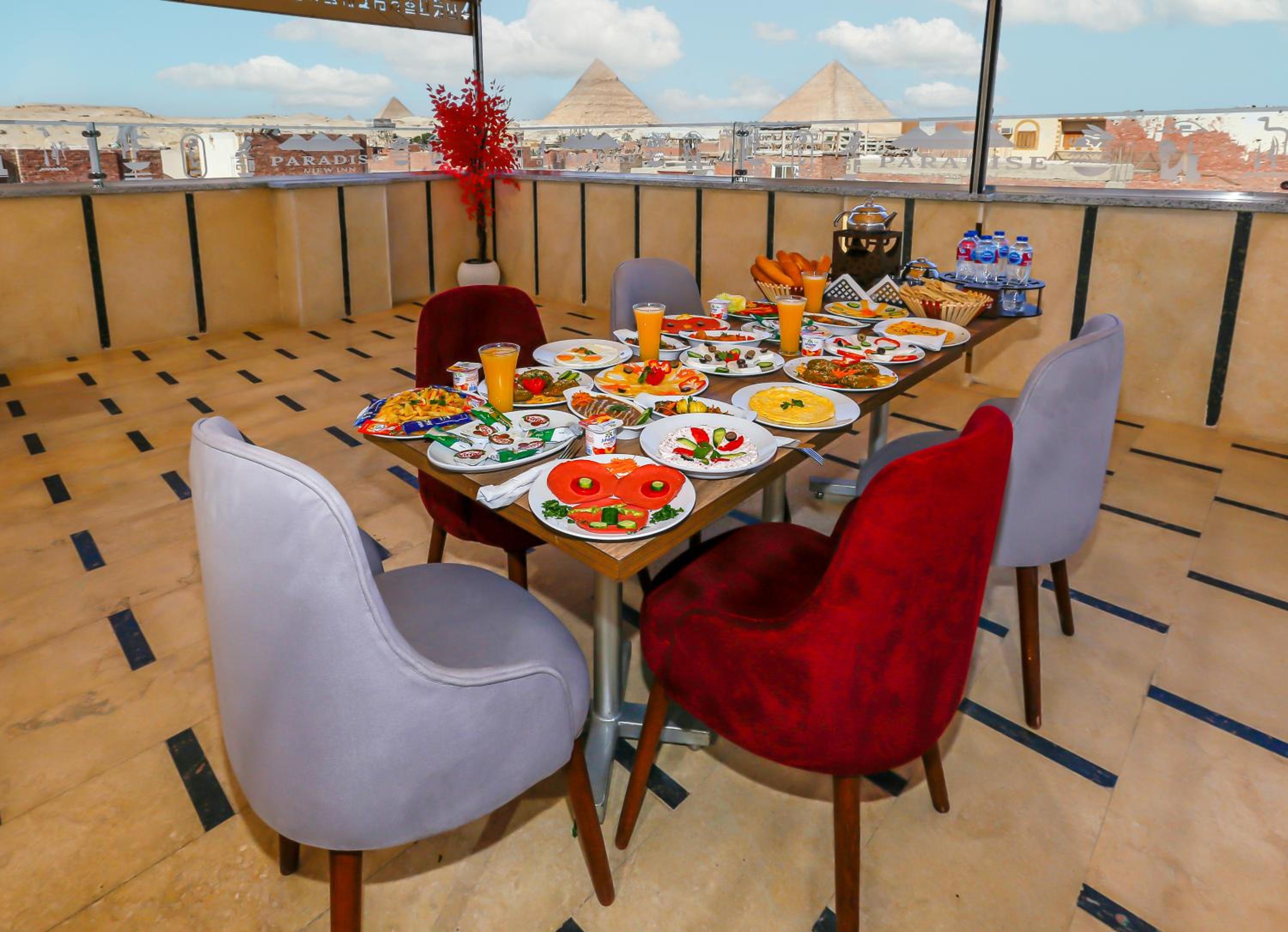 Paradise Pyramids View Inn Hotel