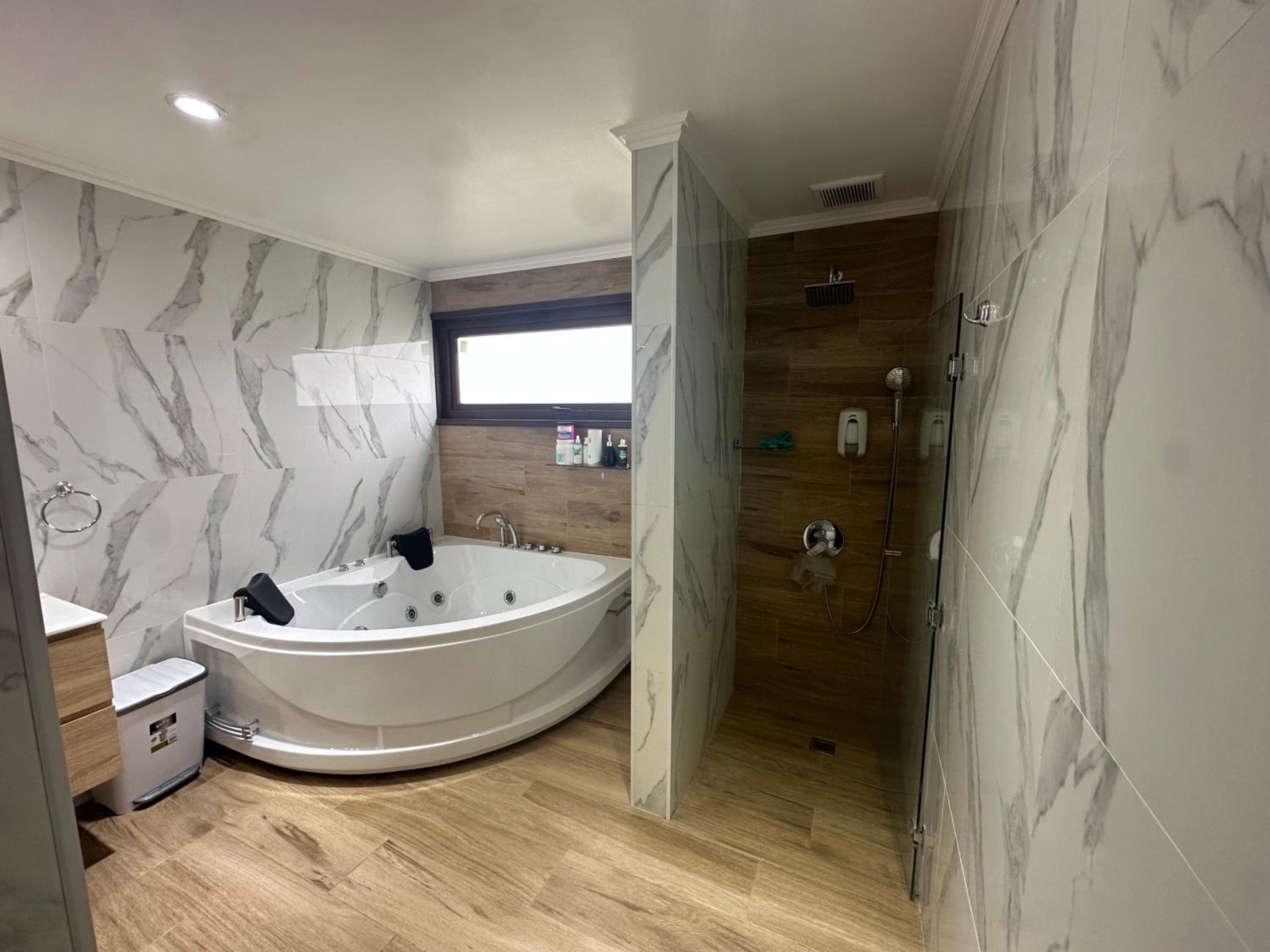 Casa con piscina, tinaja y acceso al río VOIPIR