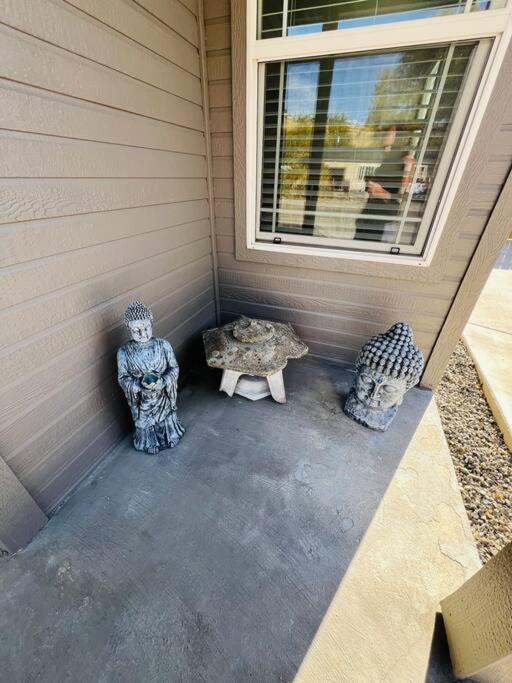 Minutes from Downtown, Green belt and Tablerock! view 2
