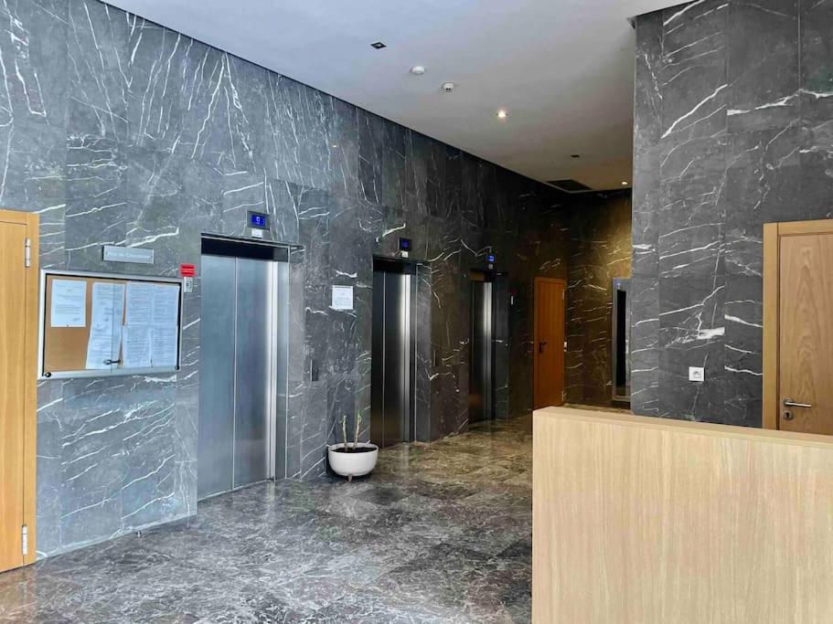 High-Rise Comfort - Steps from TGV & Downtown view 2