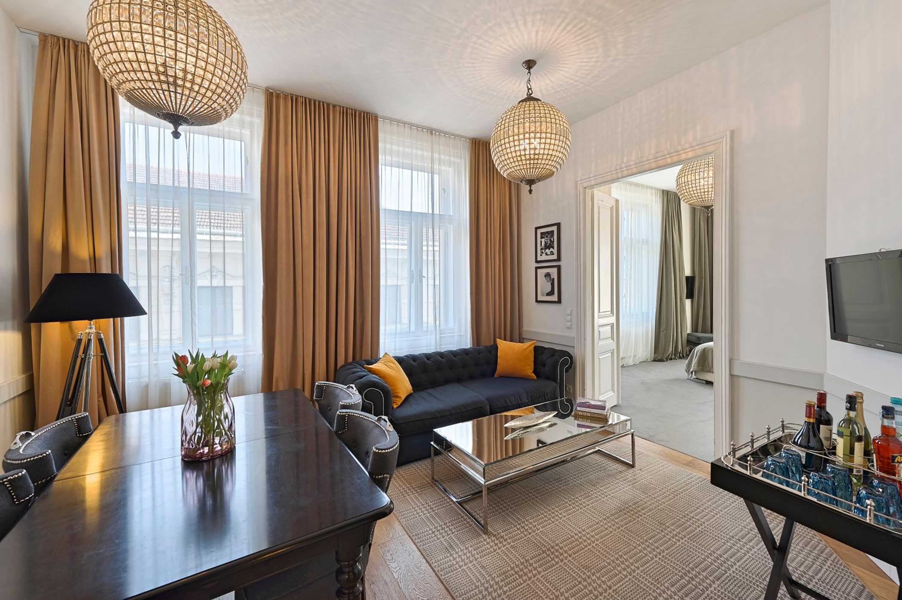 6 rooms Naschmarkt