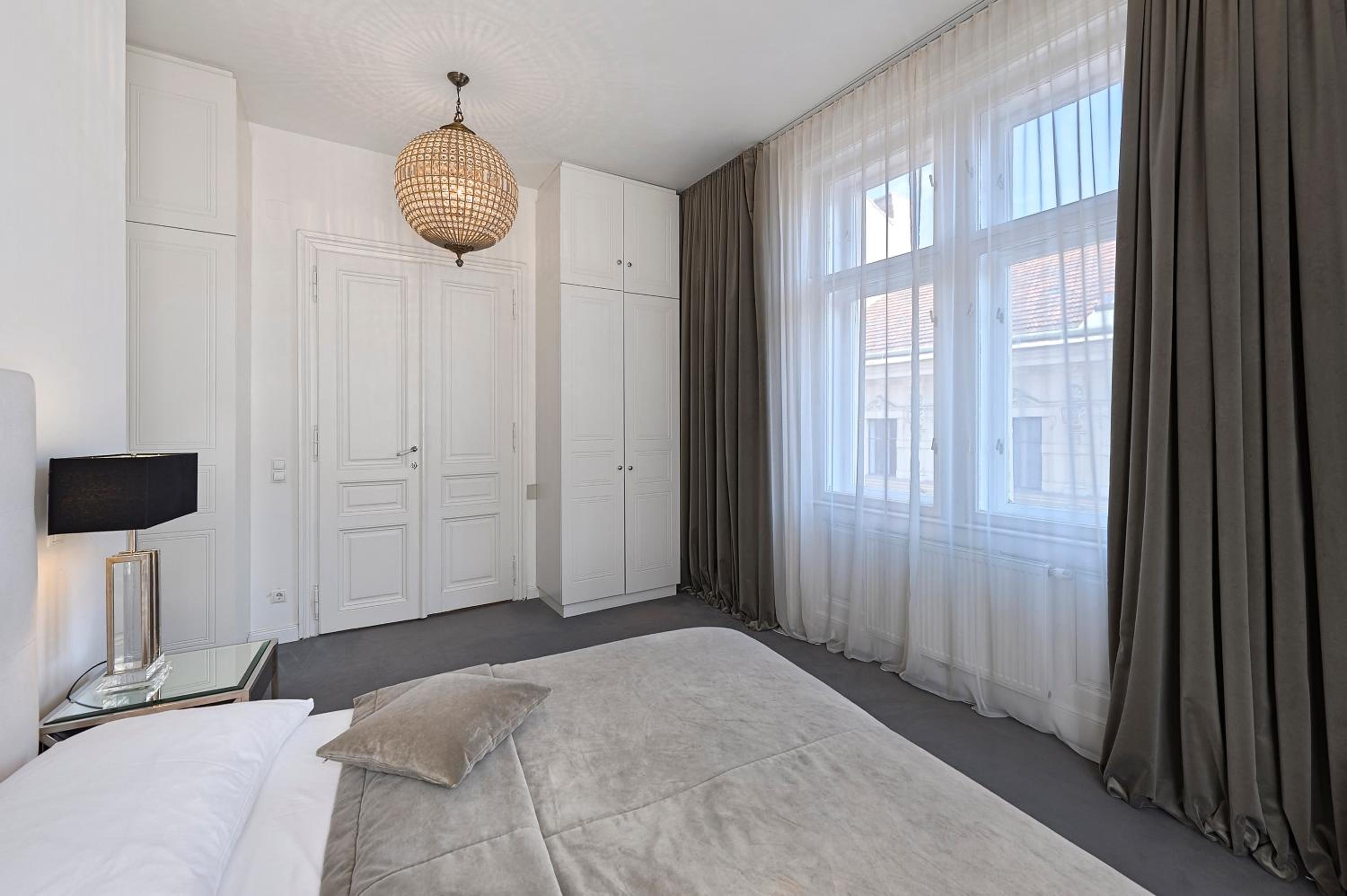 6 rooms Naschmarkt