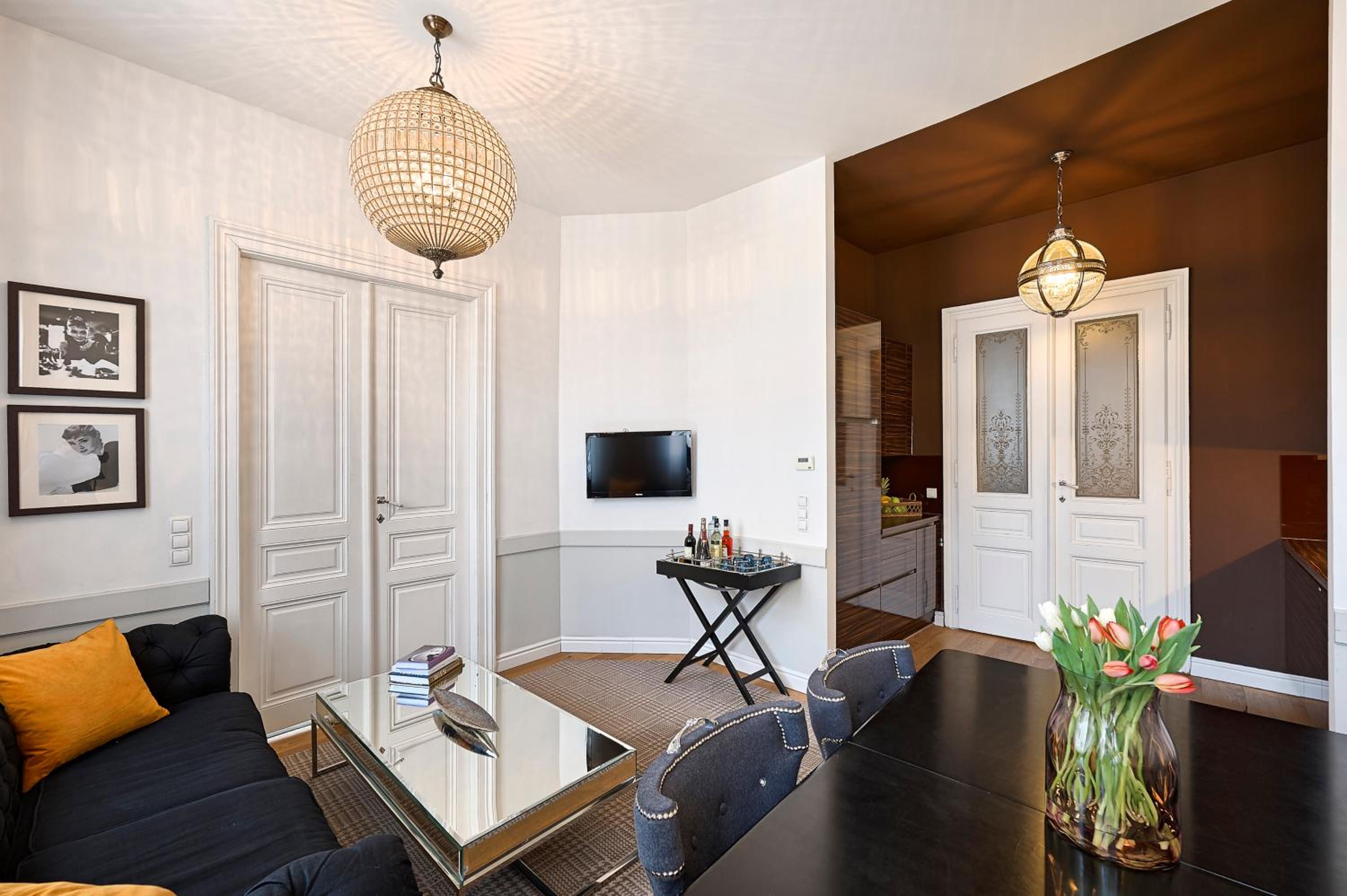 6 rooms Naschmarkt