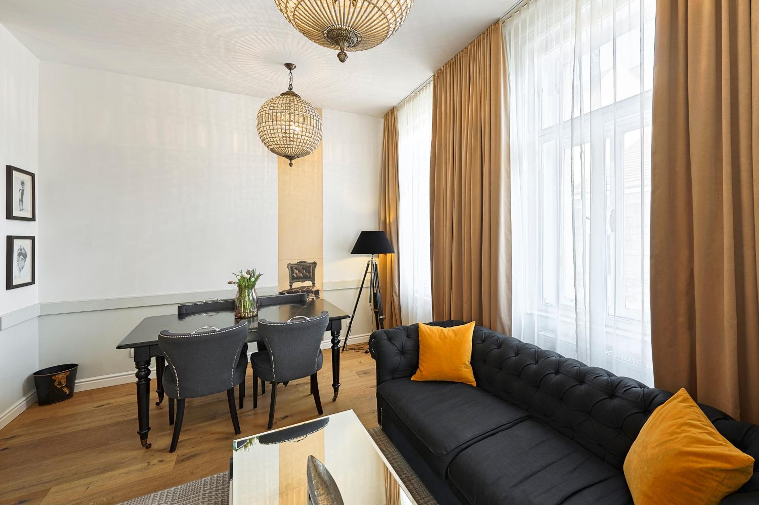 6 rooms Naschmarkt