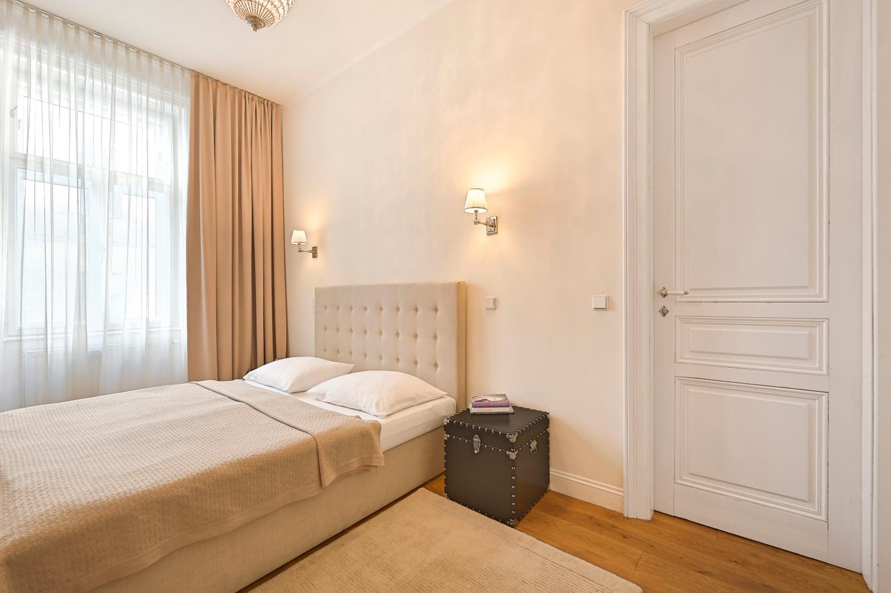 6 rooms Naschmarkt