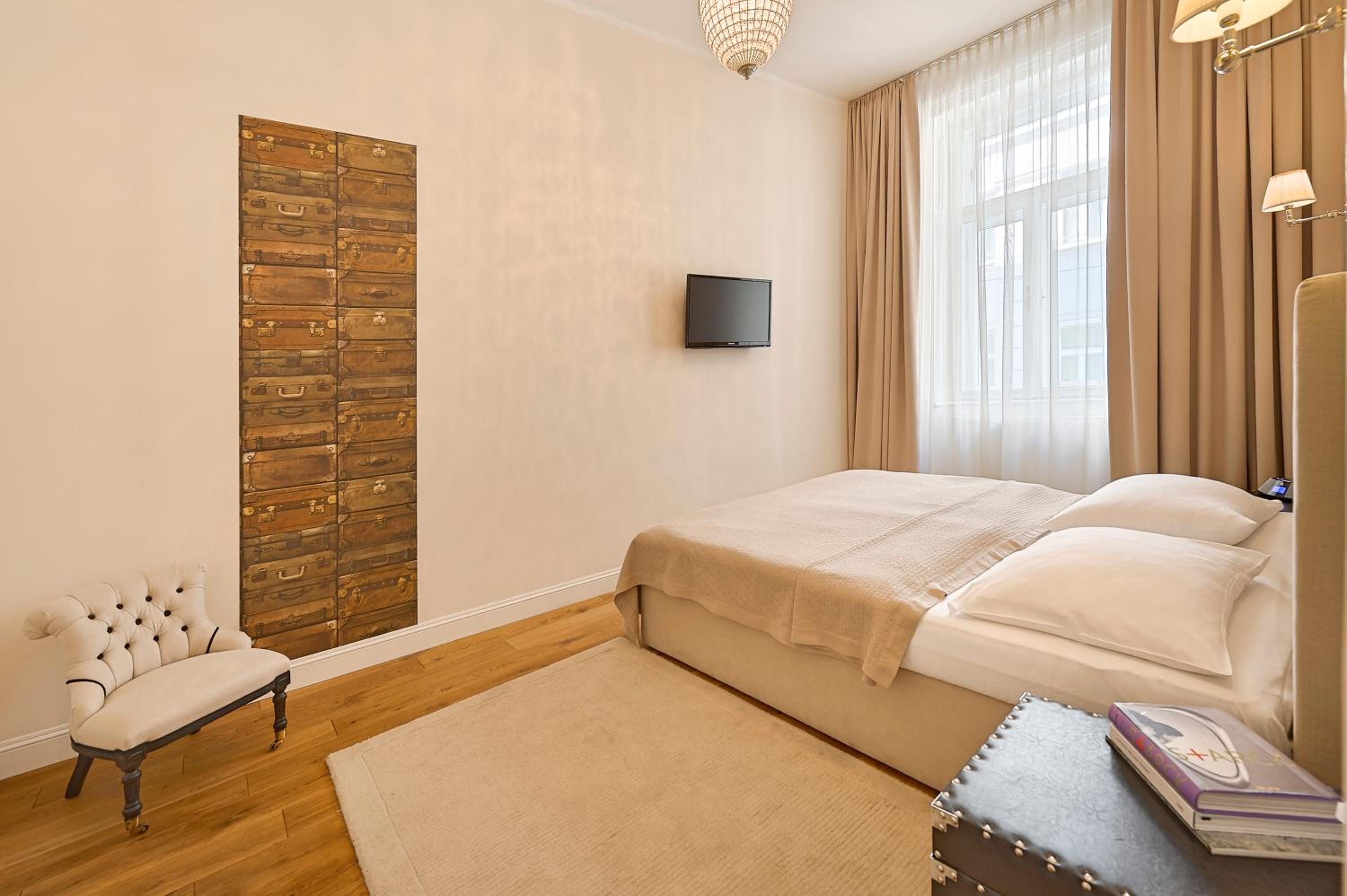 6 rooms Naschmarkt