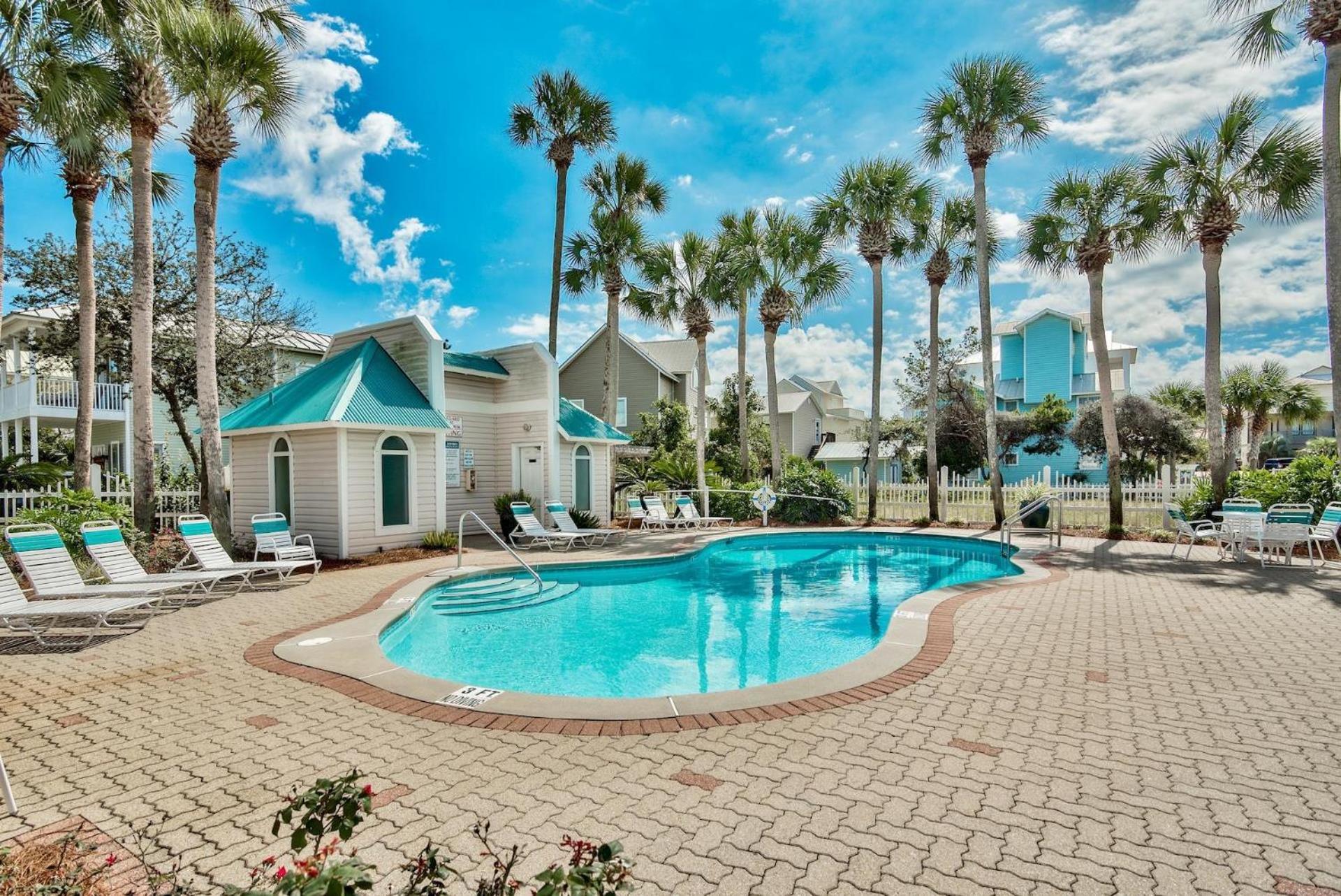 Andrea's Island - PET FRIENDLY - BEACH SERVICE-SLEEPS12!! view 2