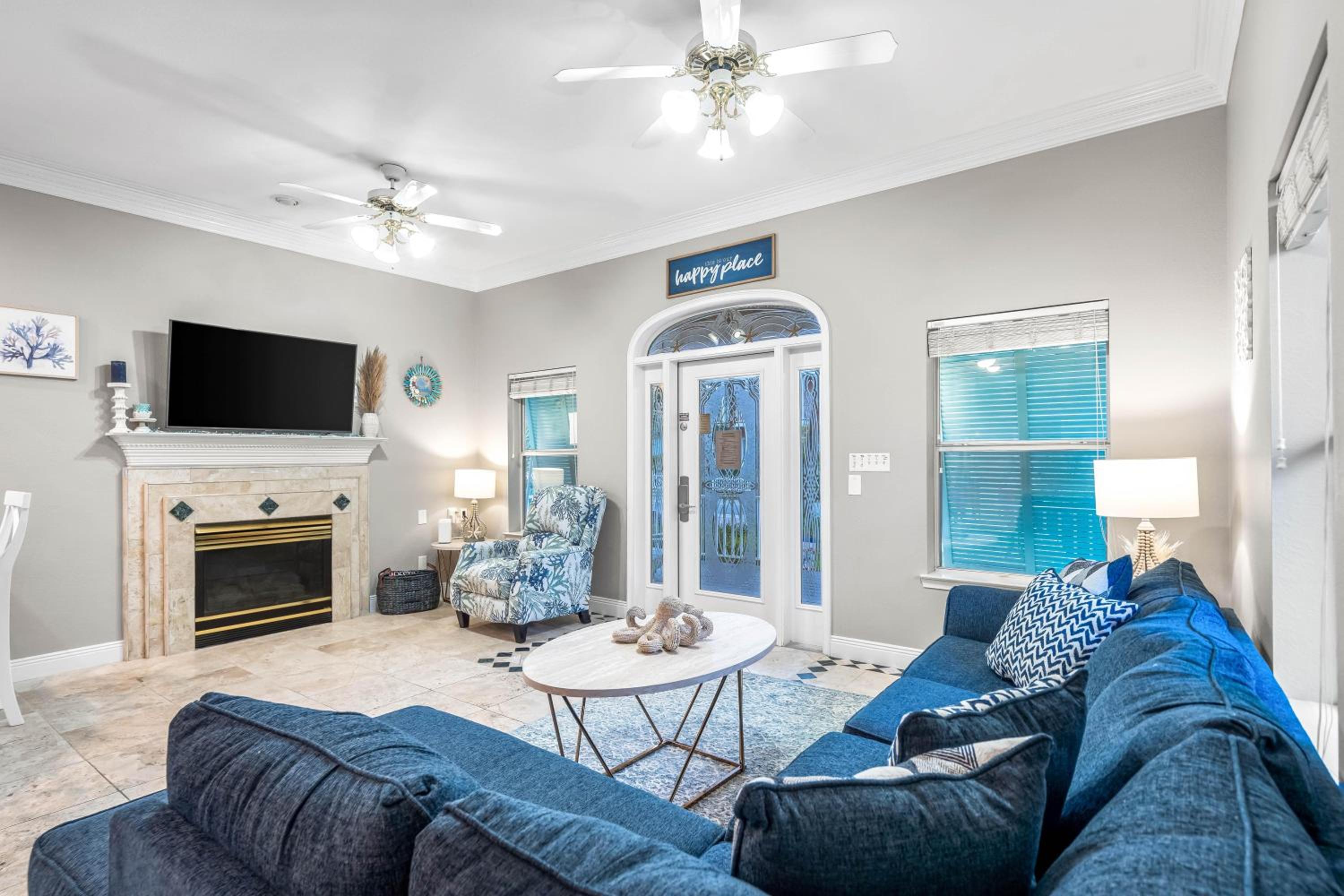 Andrea's Island - PET FRIENDLY - BEACH SERVICE-SLEEPS12!! view 3