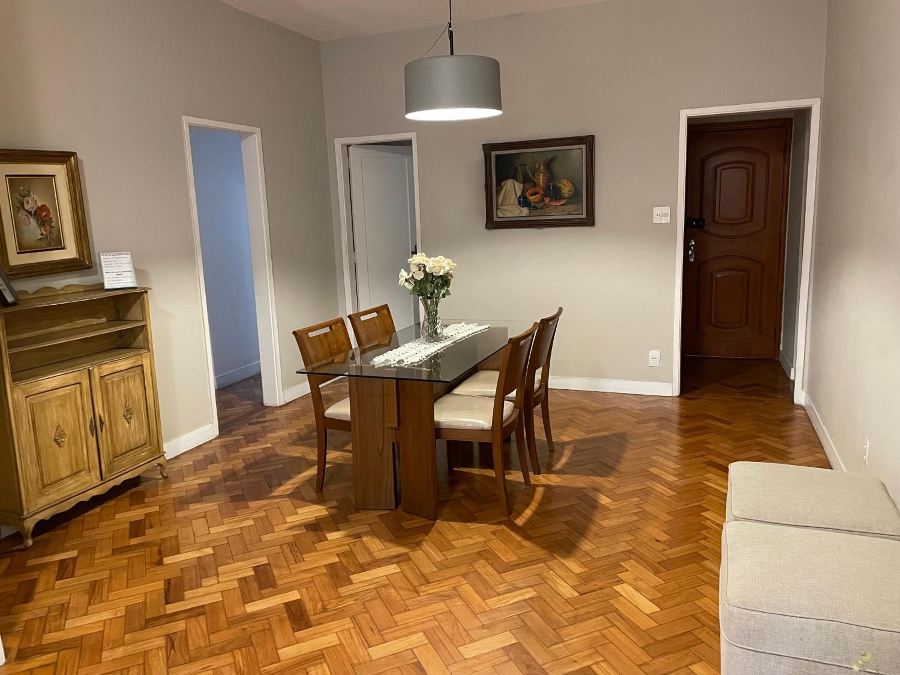 Apartamento grande, confortável, metrô, praias