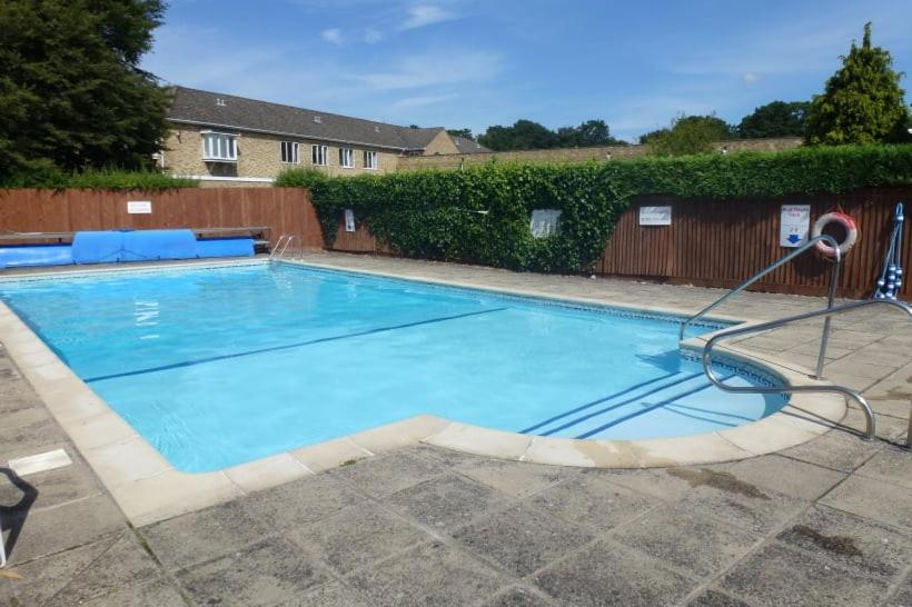 Luxury Norwich flat in beautiful grounds view 3