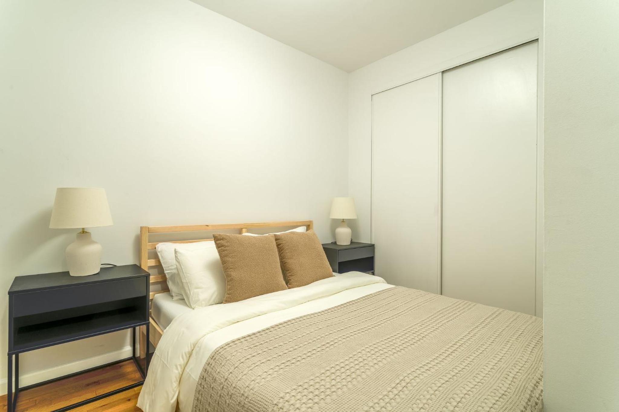 Chic 3BR with 3 Beds and 1 Bath Steps from the Vibrant Stone Street District