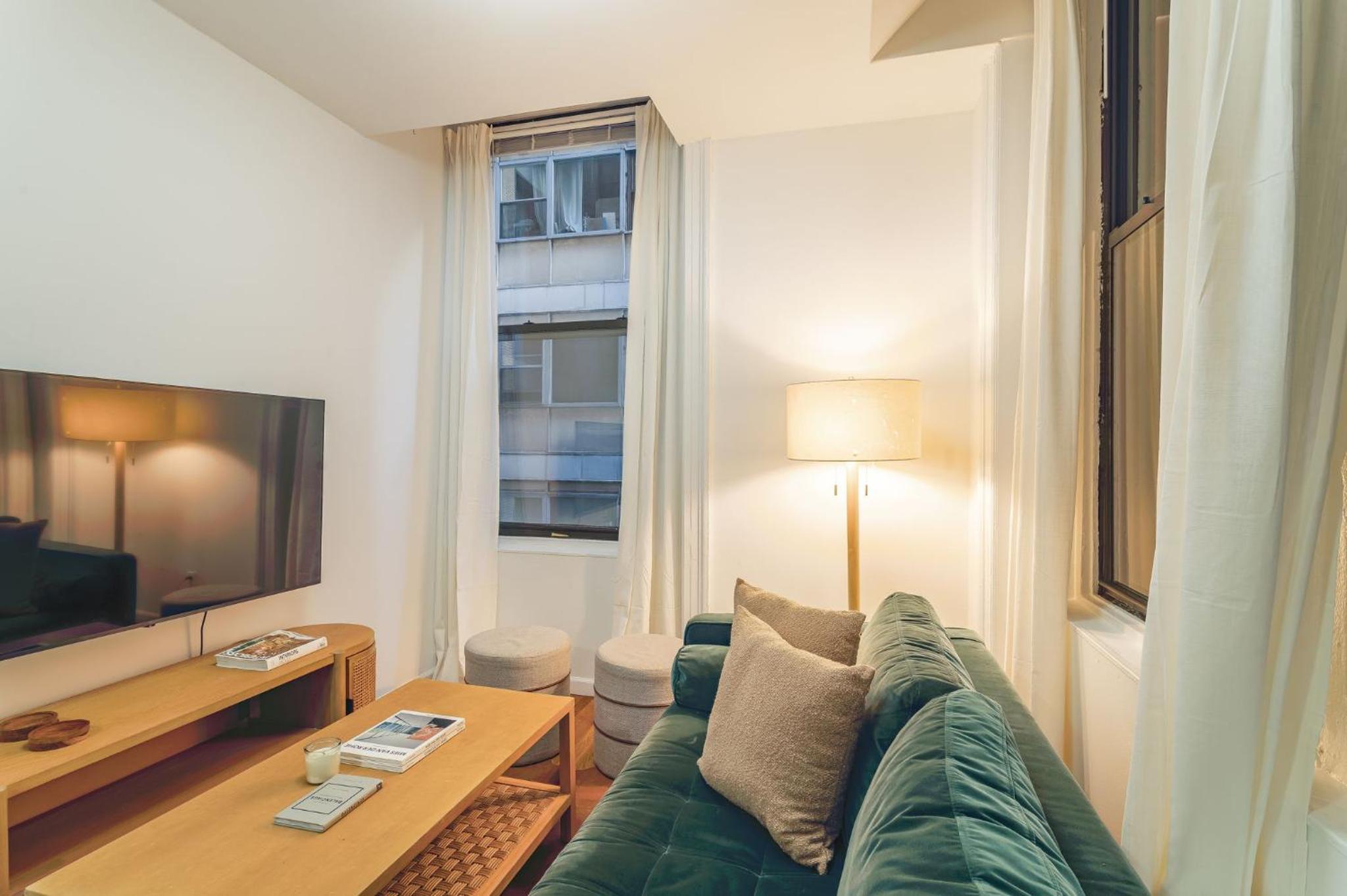 Chic 3BR with 3 Beds and 1 Bath Steps from the Vibrant Stone Street District
