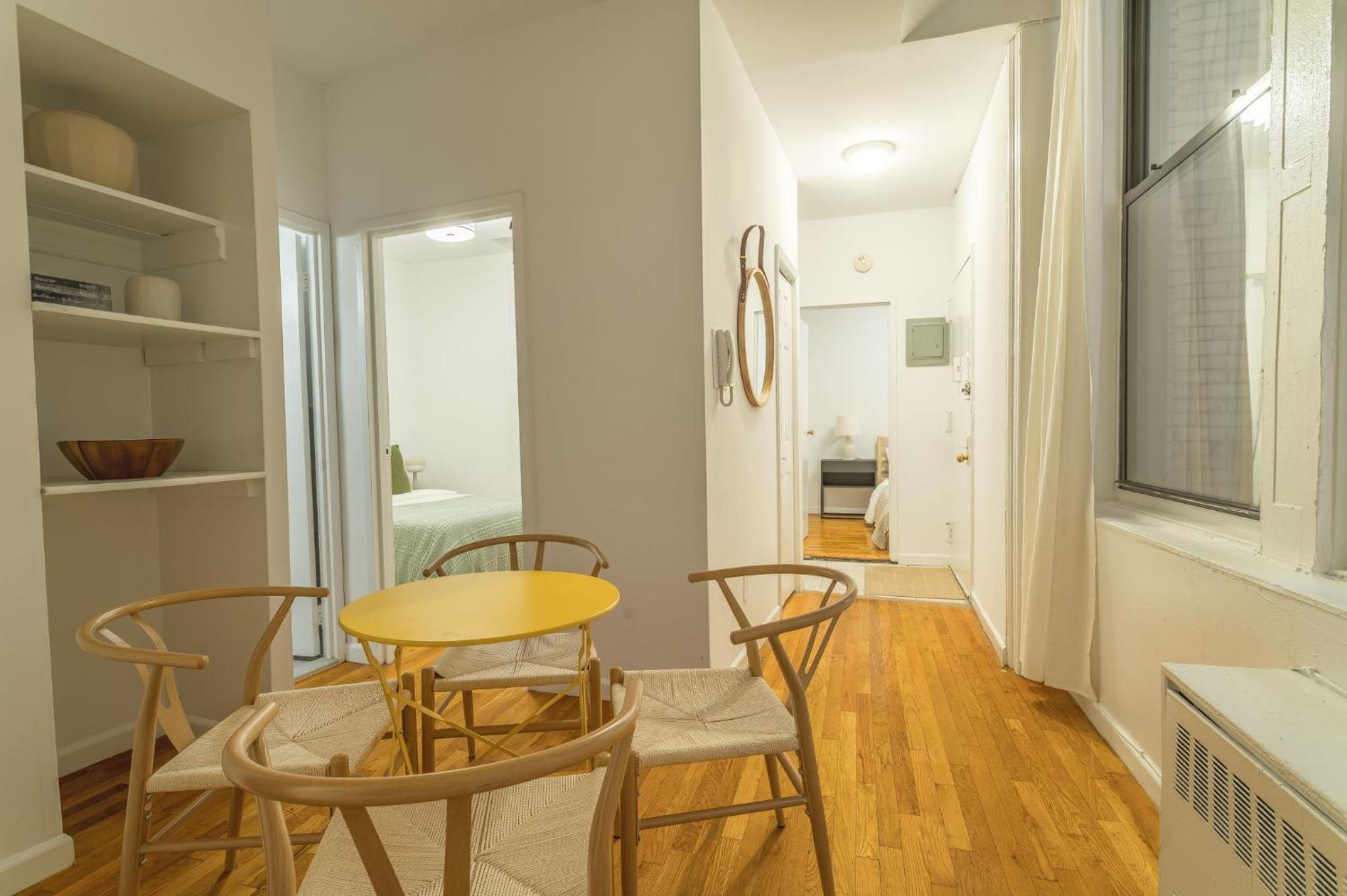Chic 3BR with 3 Beds and 1 Bath Steps from the Vibrant Stone Street District