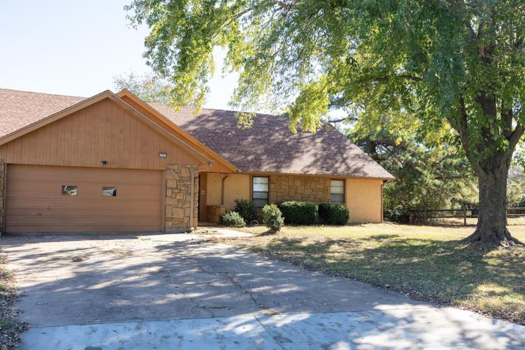 Home near Tulsa premium outlet view 3
