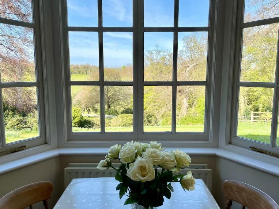 Countryside retreat set within beautiful woodlands with easy access to Henley On Thames view 5