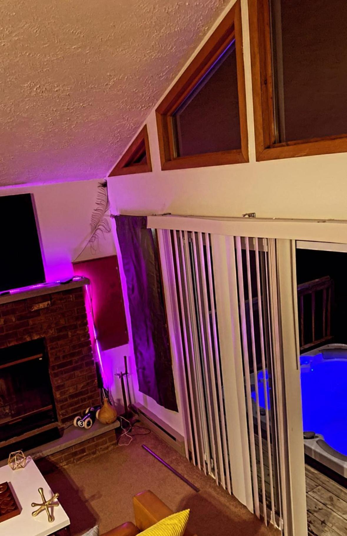 Ambiance - KING BED Cabin Loft, Fireplace & Hot Tub view 3