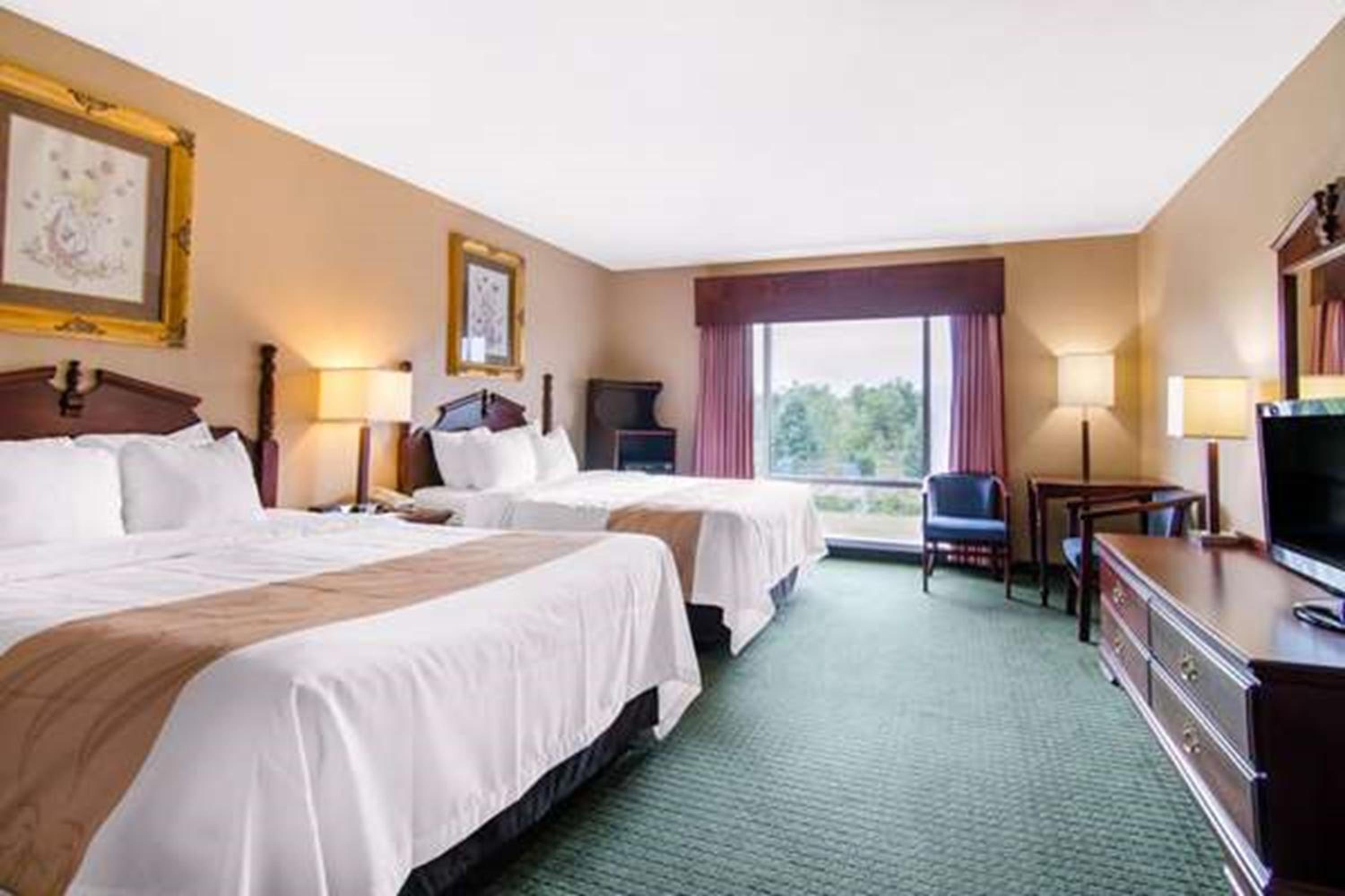 Precious Hotel