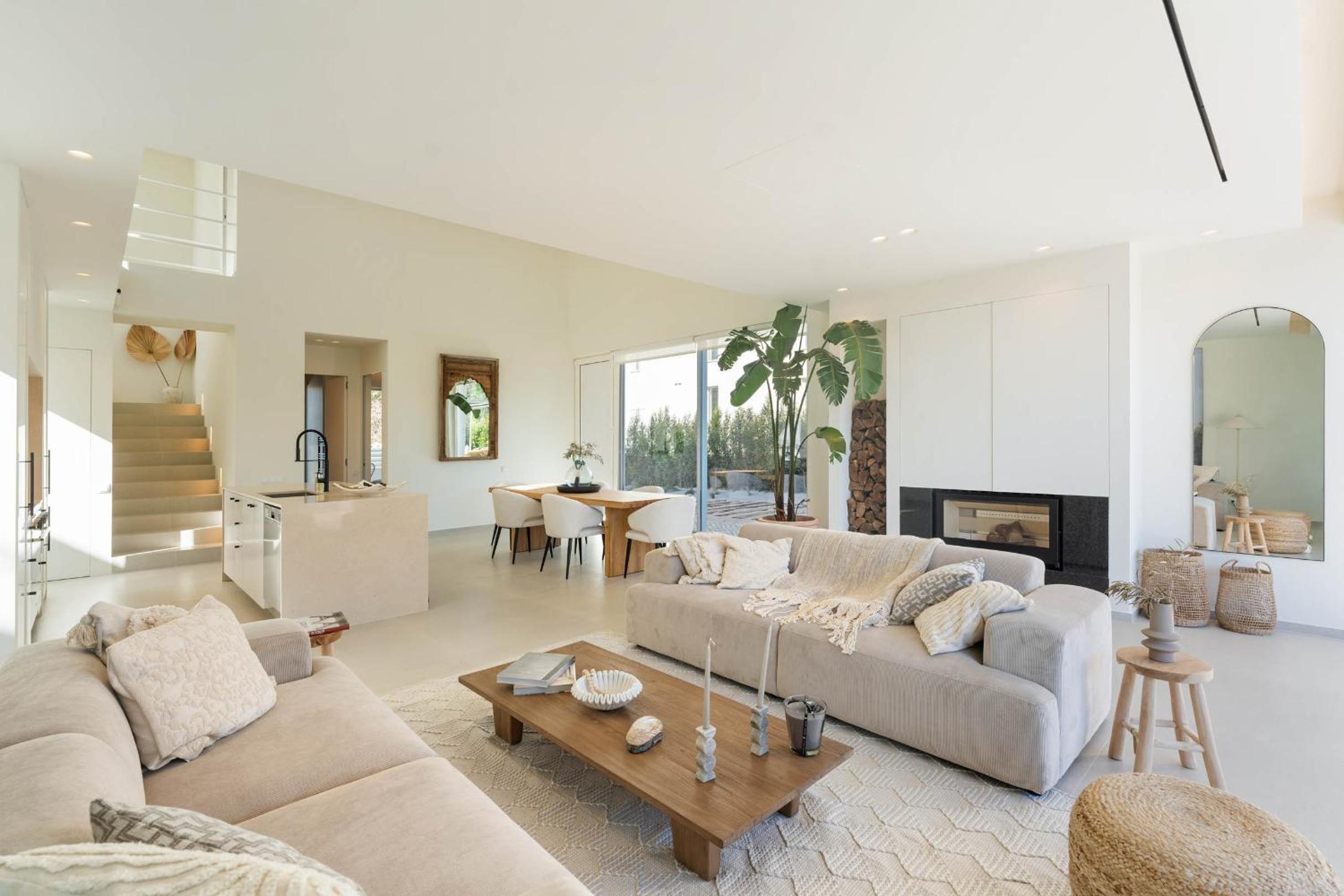 Modern Sea View Villa, Heated Pool,Rooftop Jacuzzi Outdoor Kitchen 12min faro Airport view 2