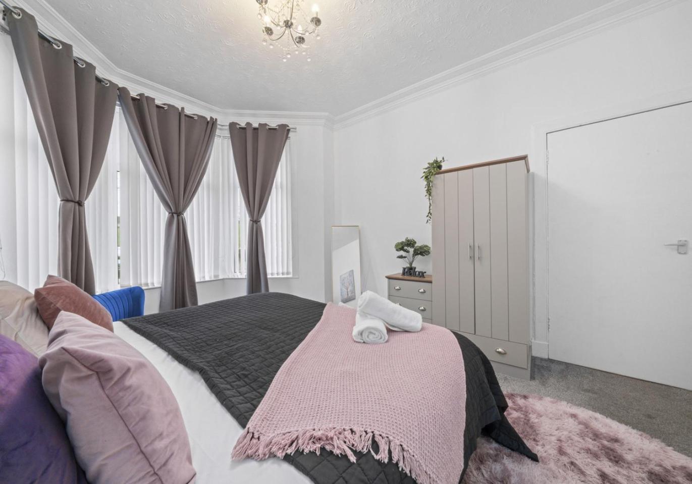 Bute Apartment by Klass Living Coatbridge view 2